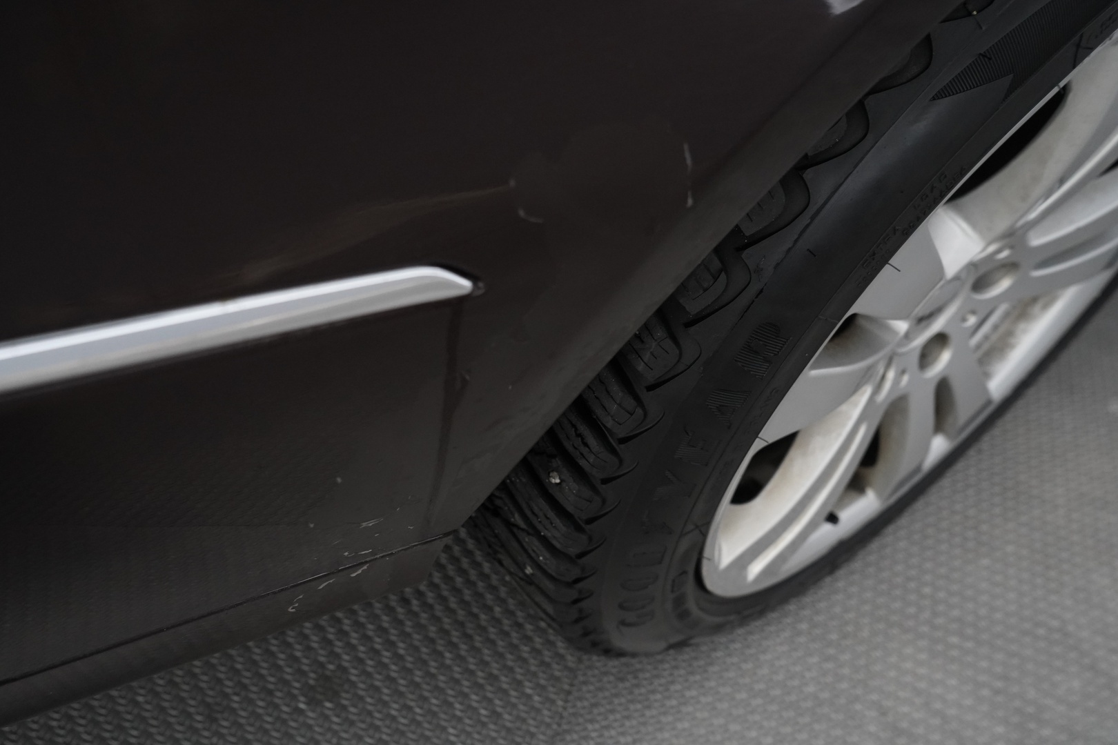 MERCEDES-BENZ E 2009