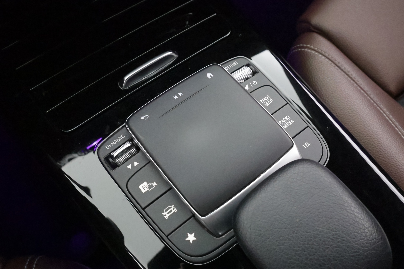 MERCEDES-BENZ CLA 2021