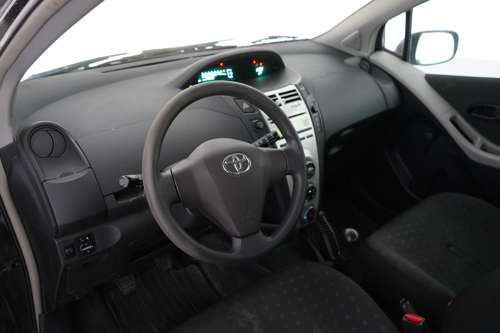 TOYOTA Yaris 2006