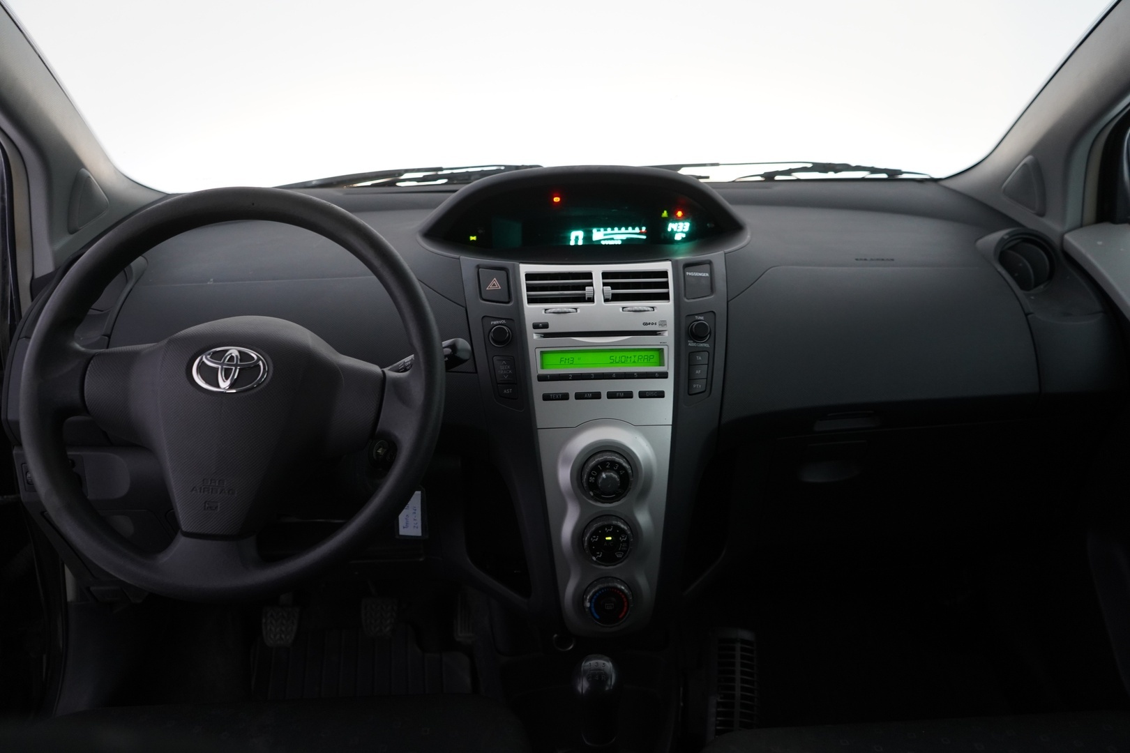 TOYOTA Yaris 2006