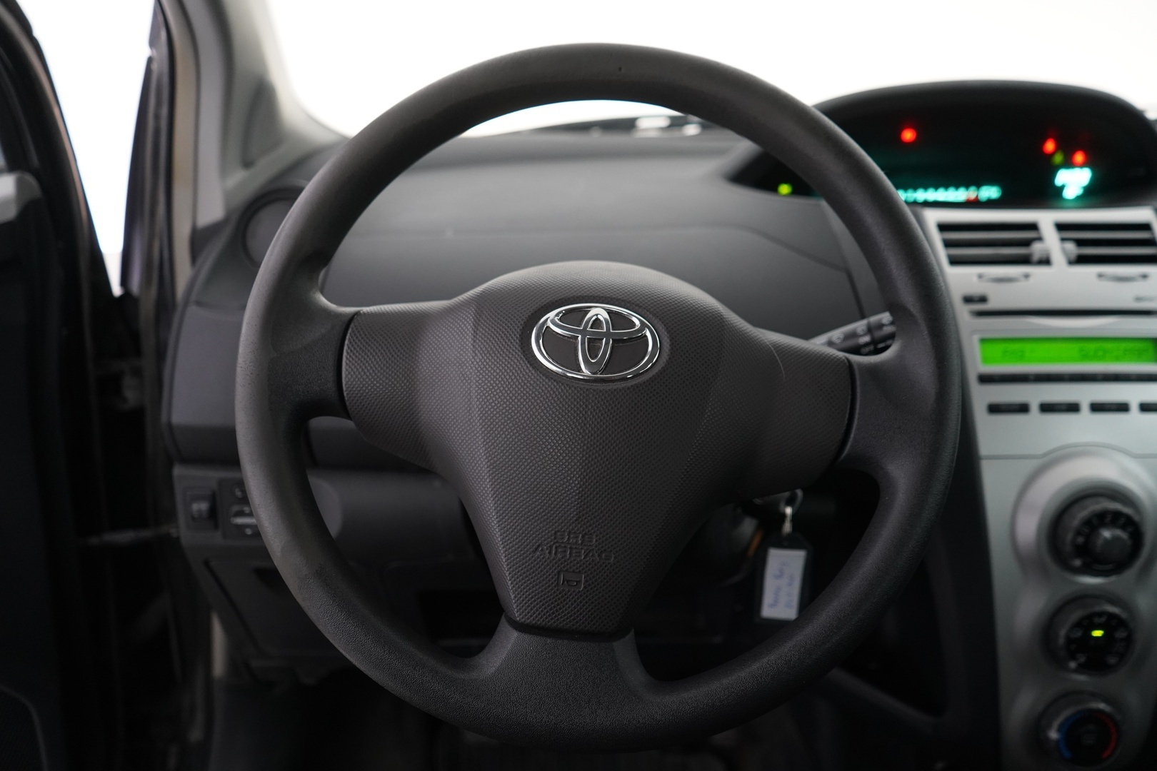 TOYOTA Yaris 2006