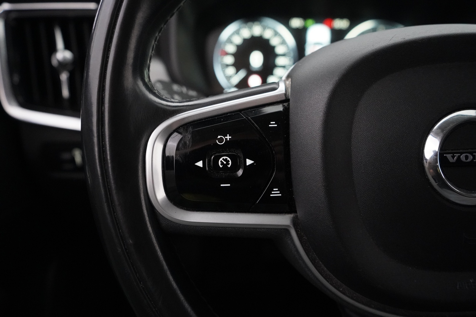VOLVO V90 2018