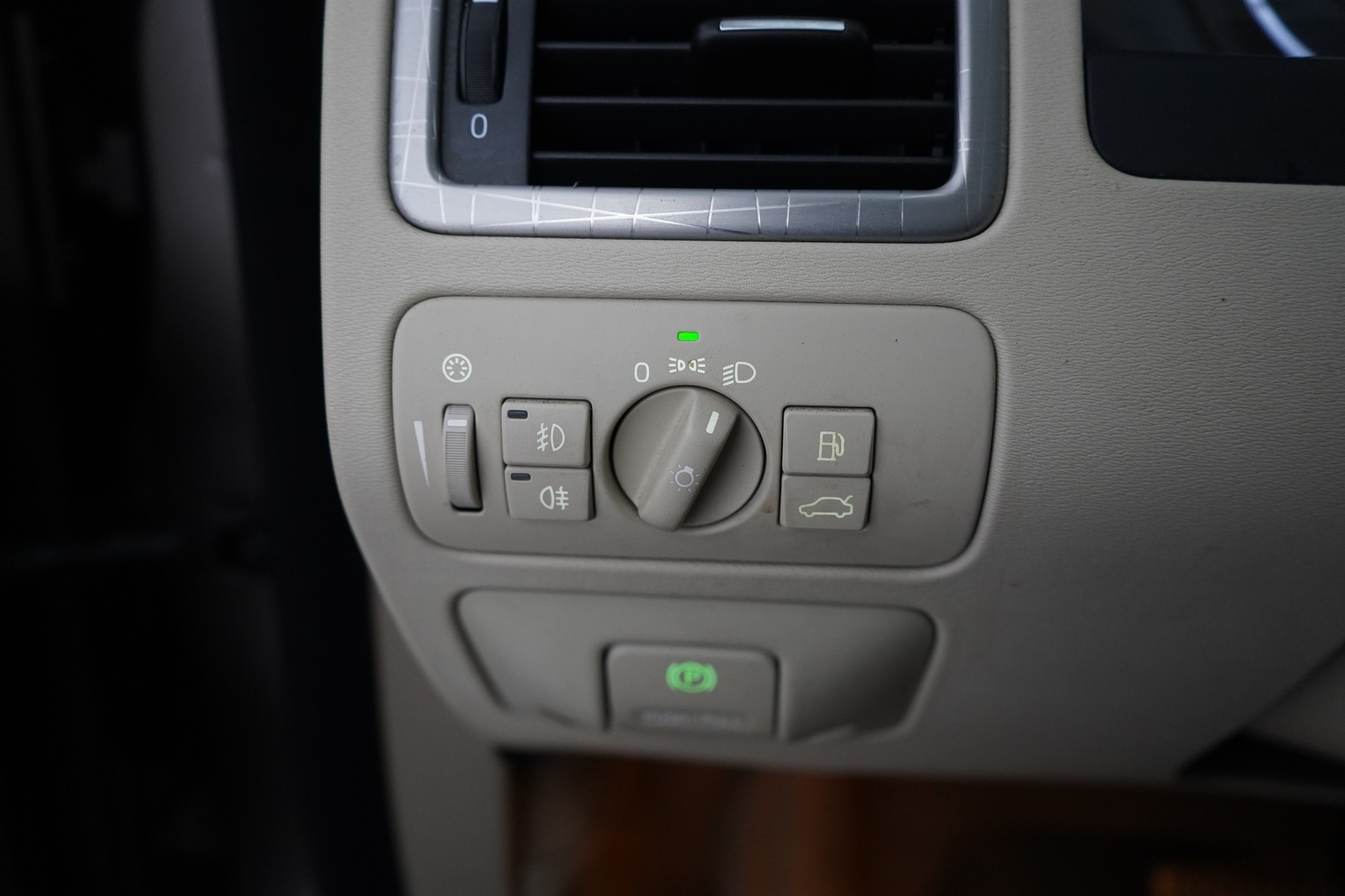 VOLVO XC70 2011