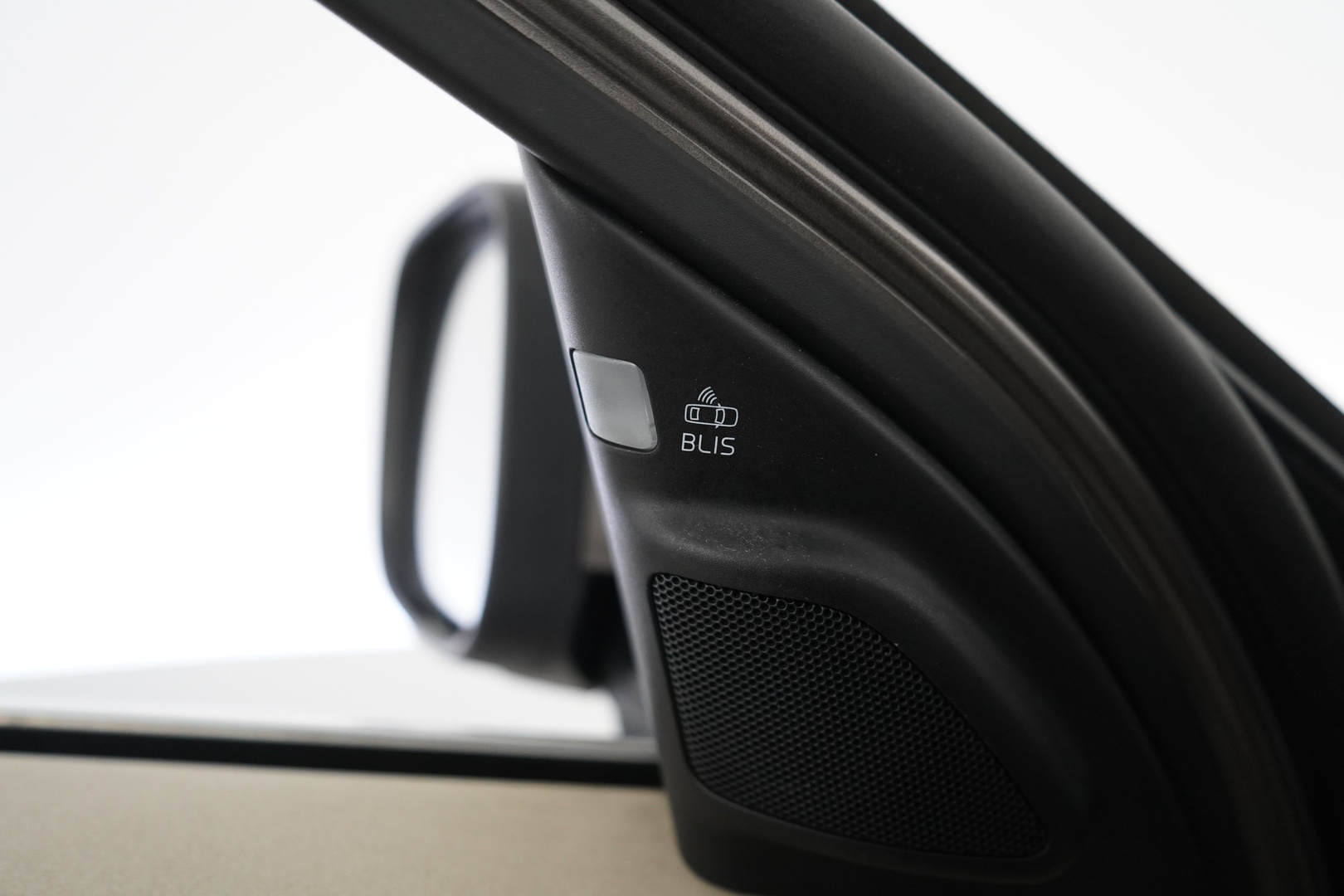 VOLVO XC70 2011