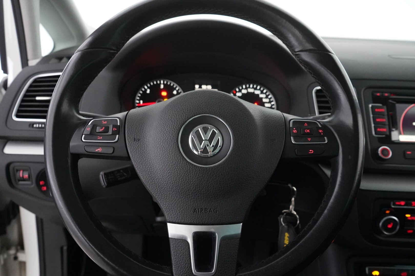 VOLKSWAGEN Sharan 2012