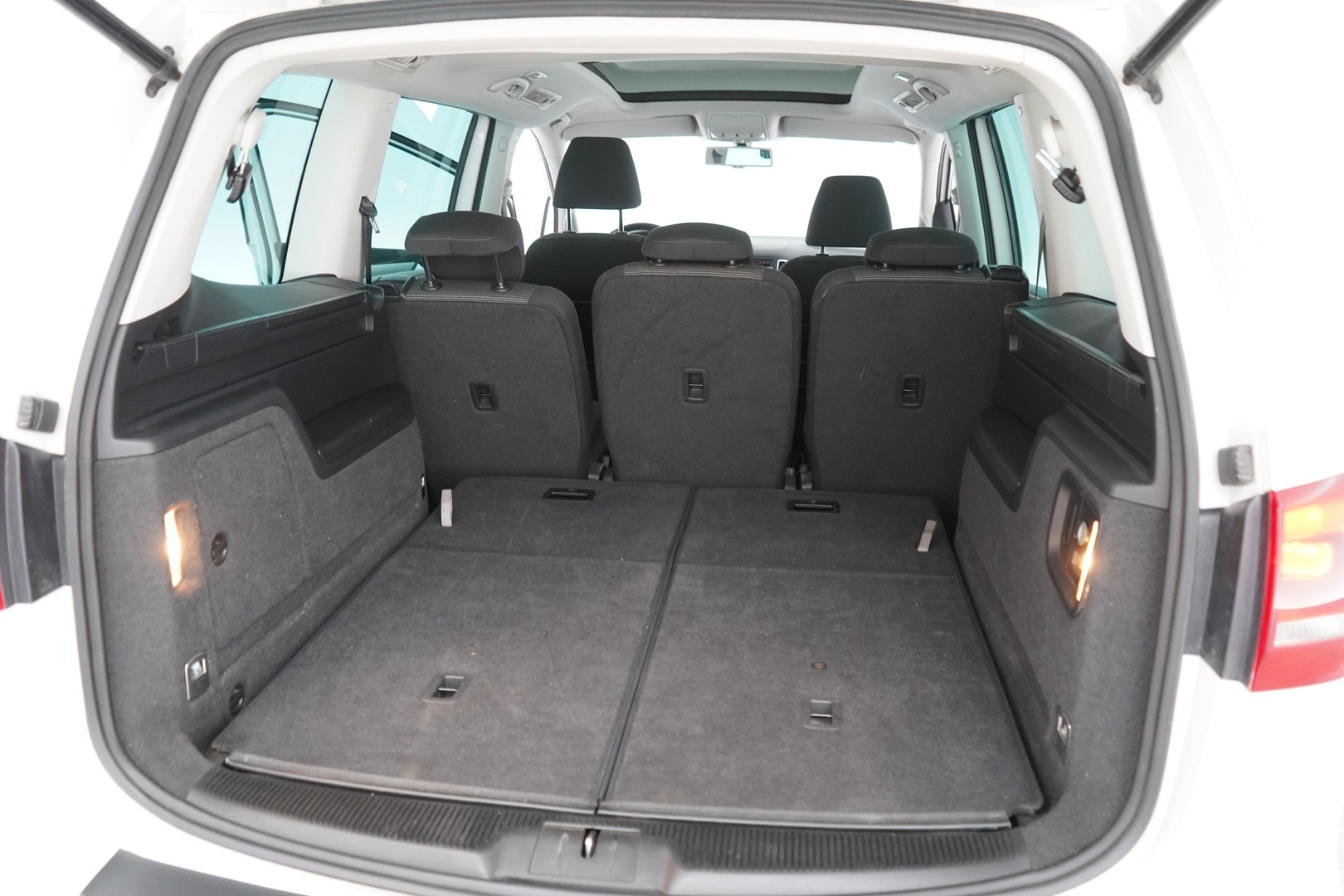 VOLKSWAGEN Sharan 2012