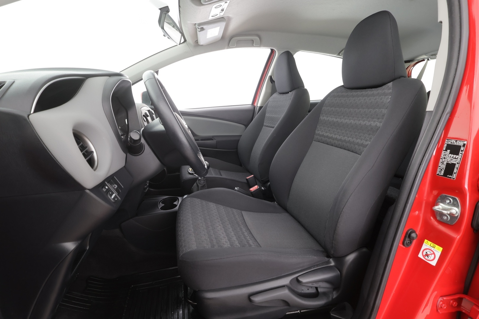 TOYOTA Yaris 2016