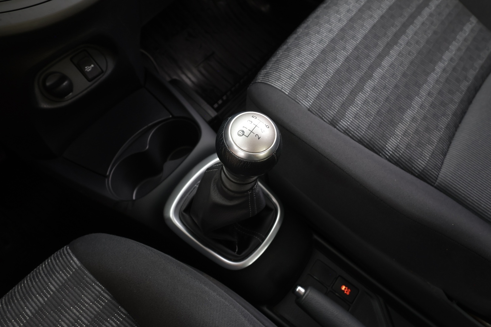 TOYOTA Yaris 2016