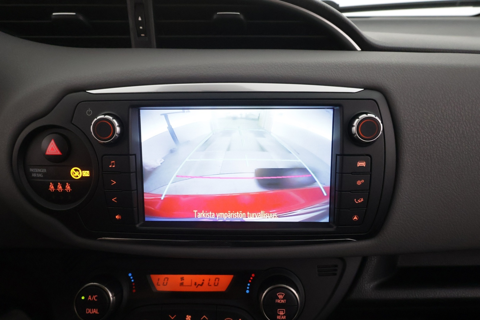 TOYOTA Yaris 2016