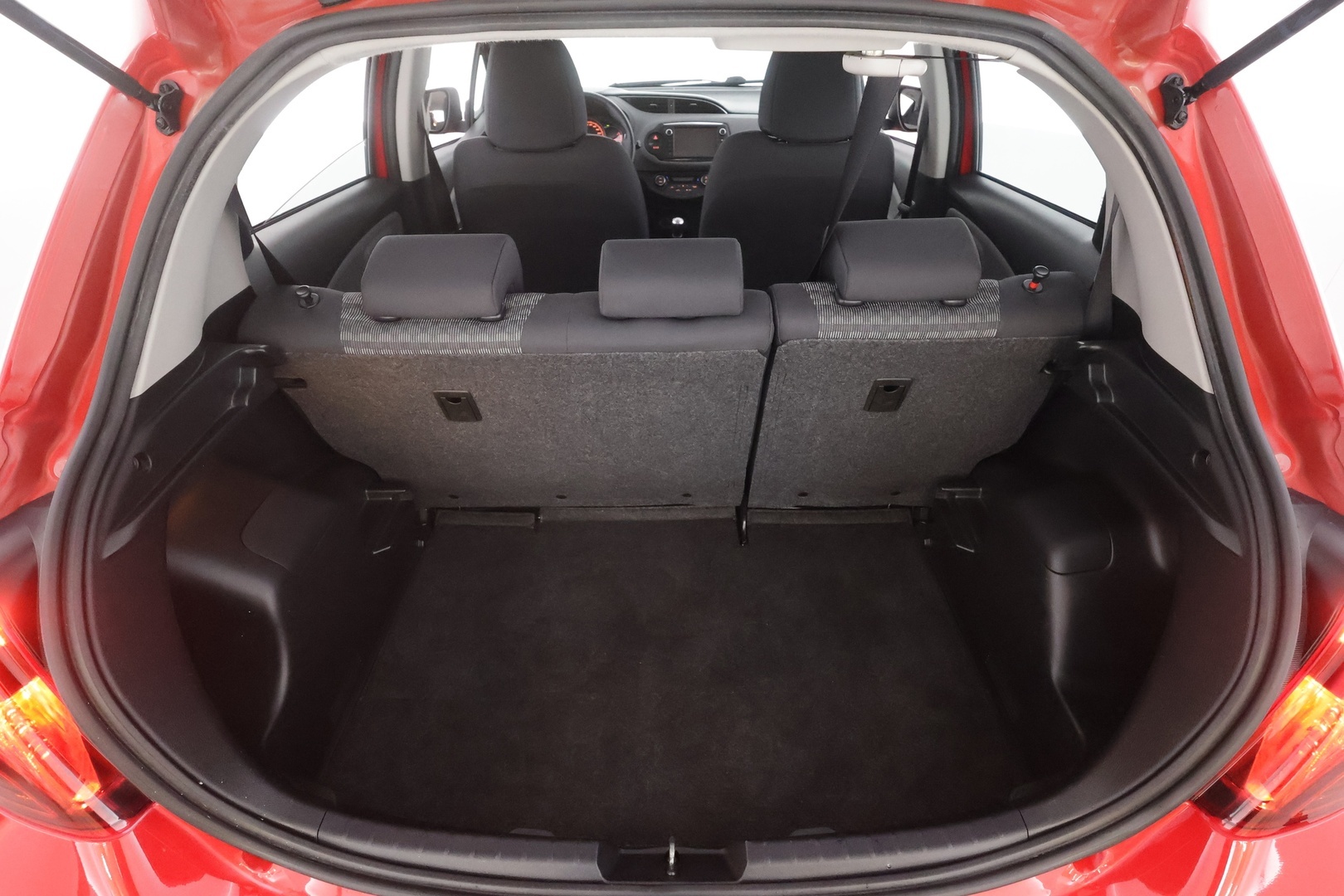 TOYOTA Yaris 2016