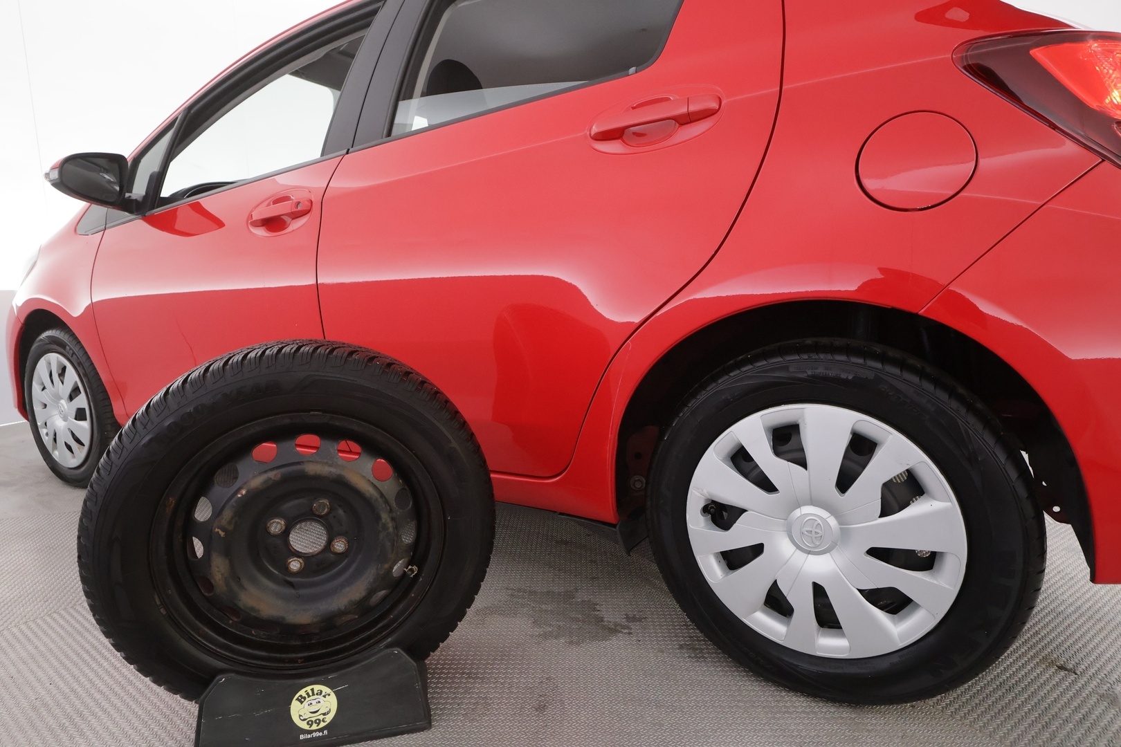 TOYOTA Yaris 2016