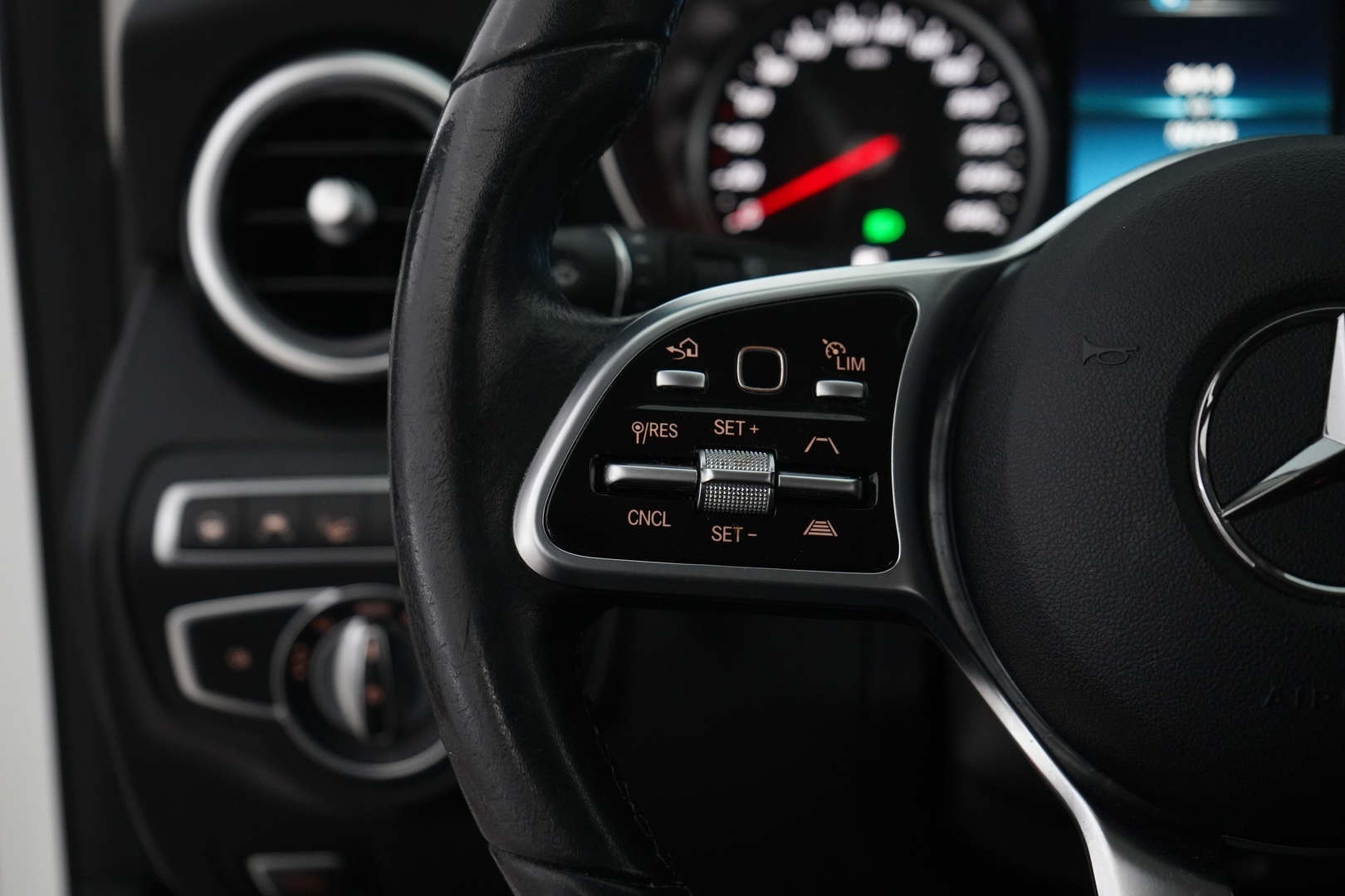 MERCEDES-BENZ C 2020