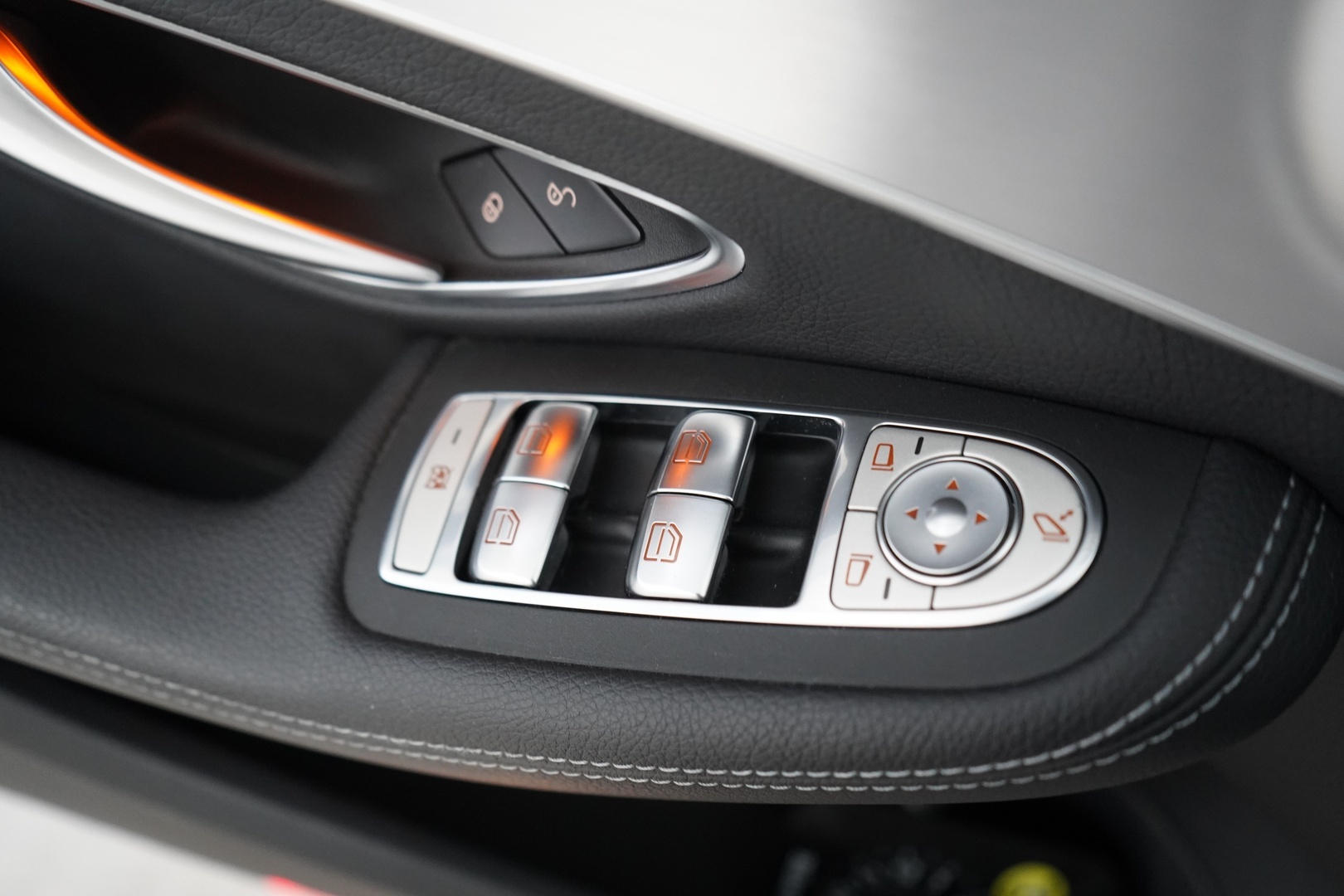 MERCEDES-BENZ C 2020