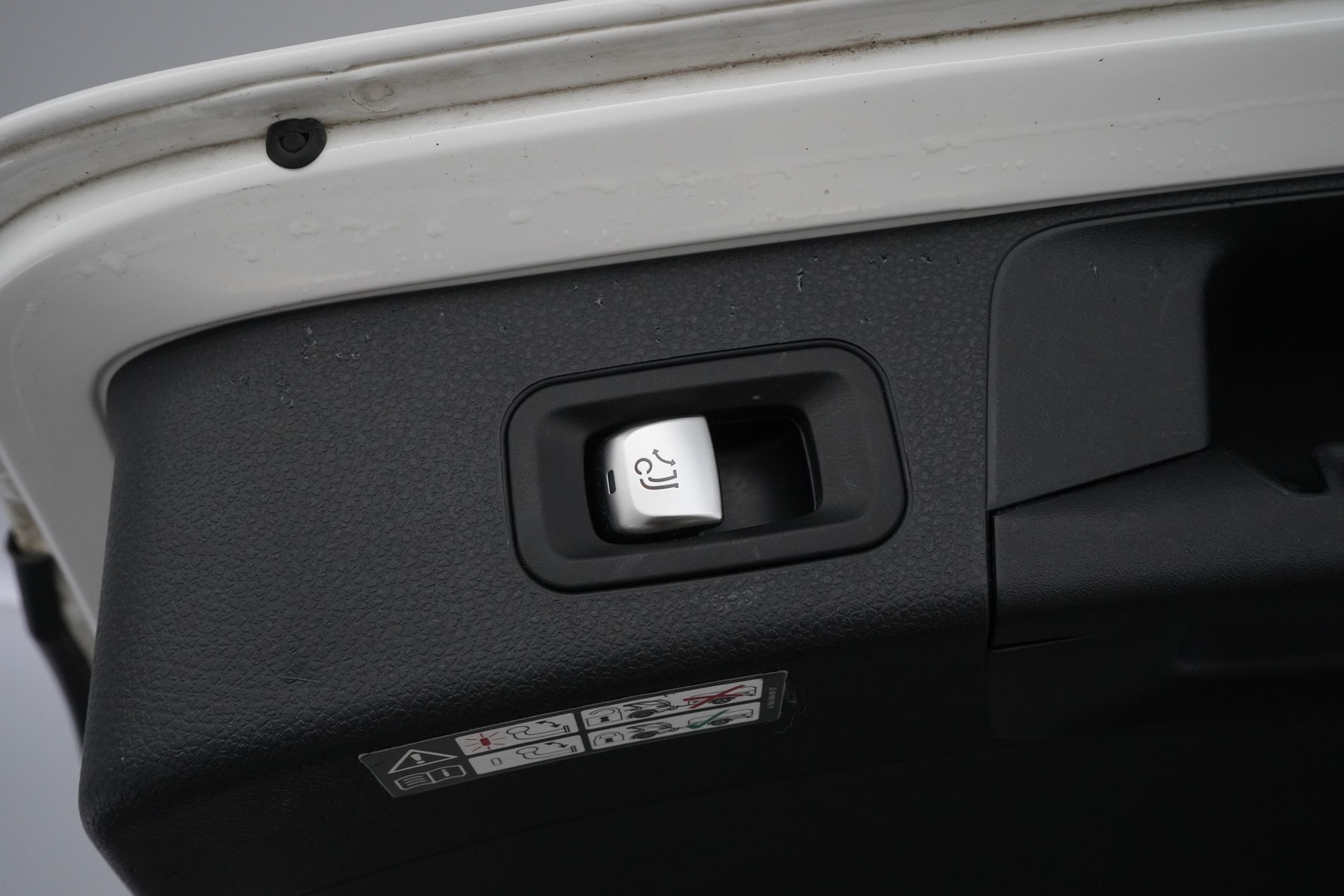 MERCEDES-BENZ C 2020