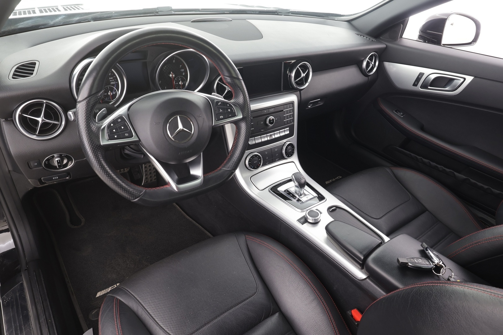MERCEDES-BENZ SLC 2017