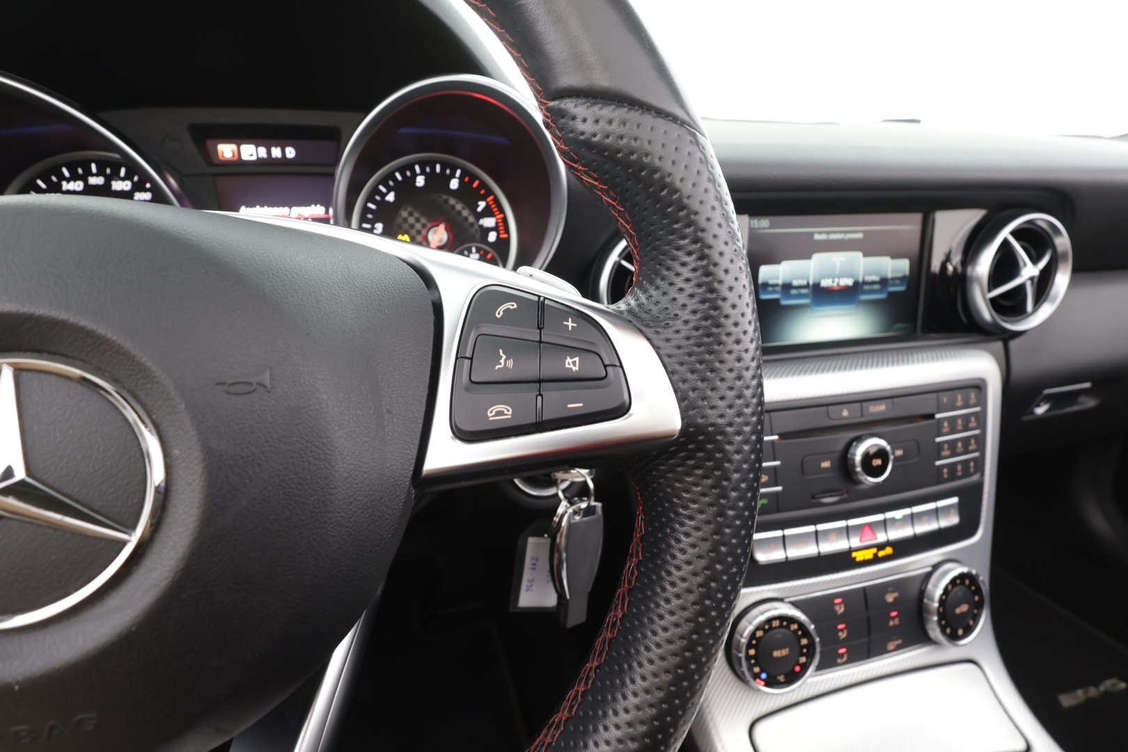 MERCEDES-BENZ SLC 2017