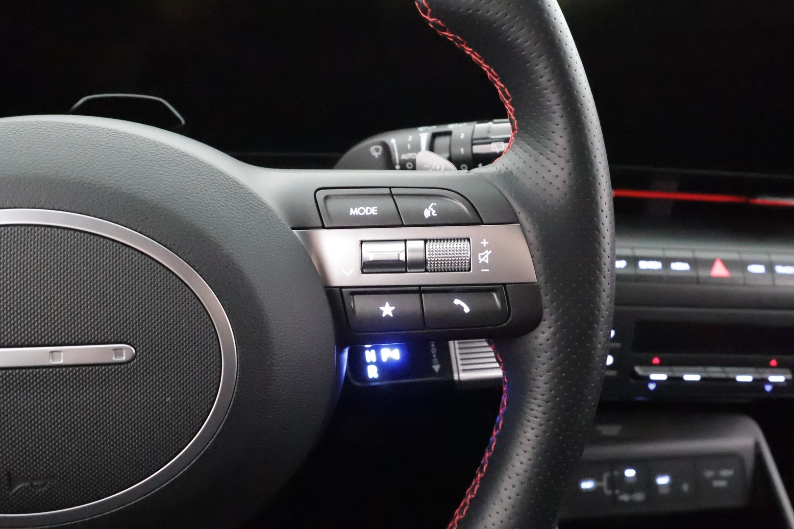 HYUNDAI KONA ELECTRIC 2025