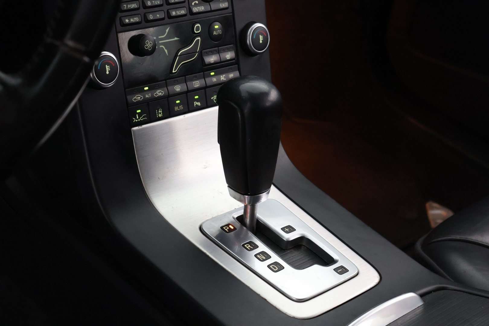 VOLVO XC70 2008