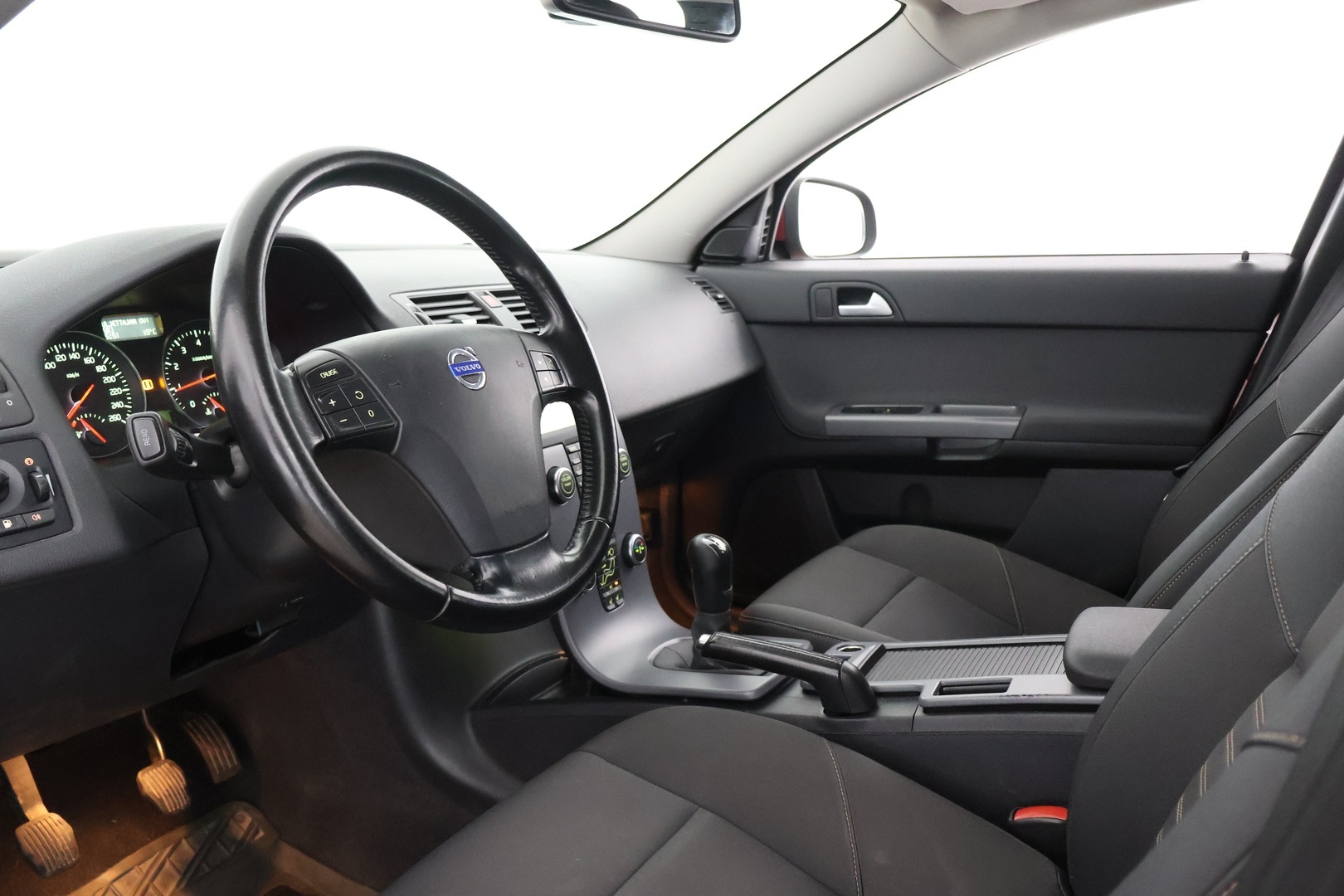 VOLVO V50 2011