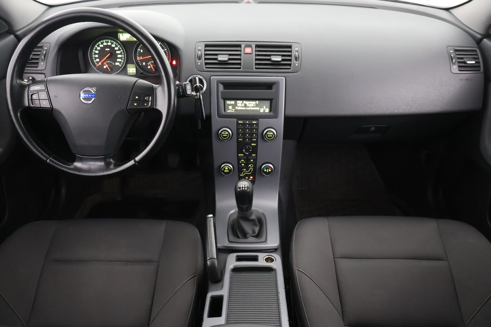 VOLVO V50 2011