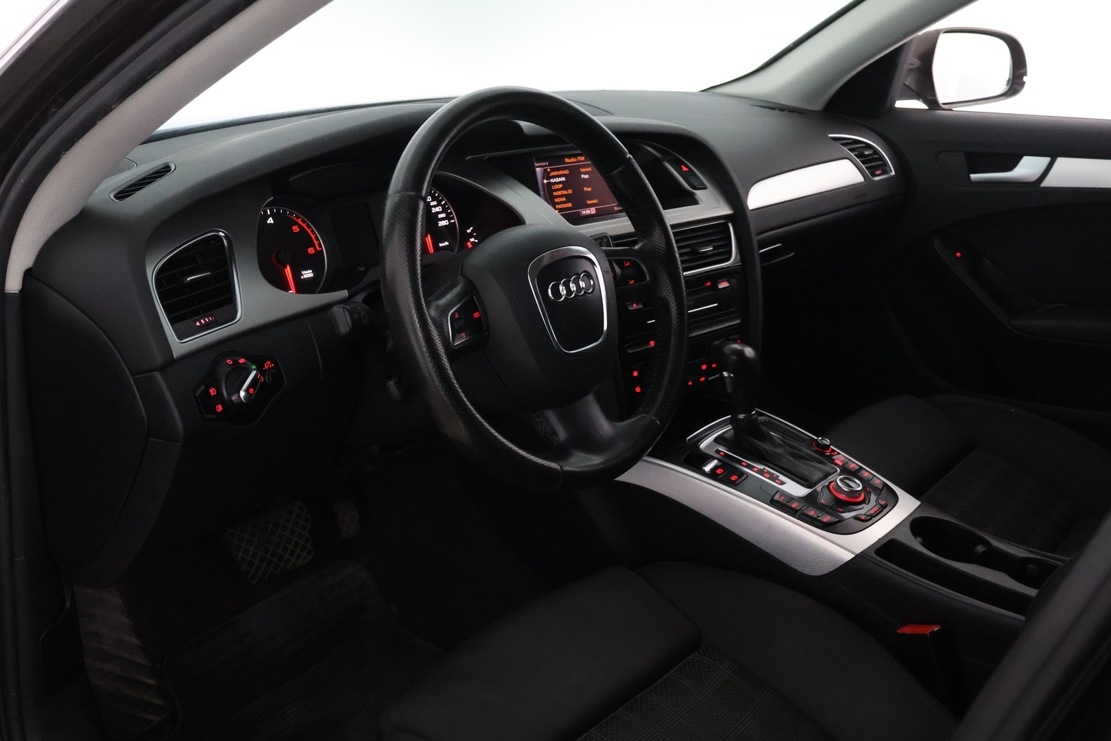 AUDI A4 2011