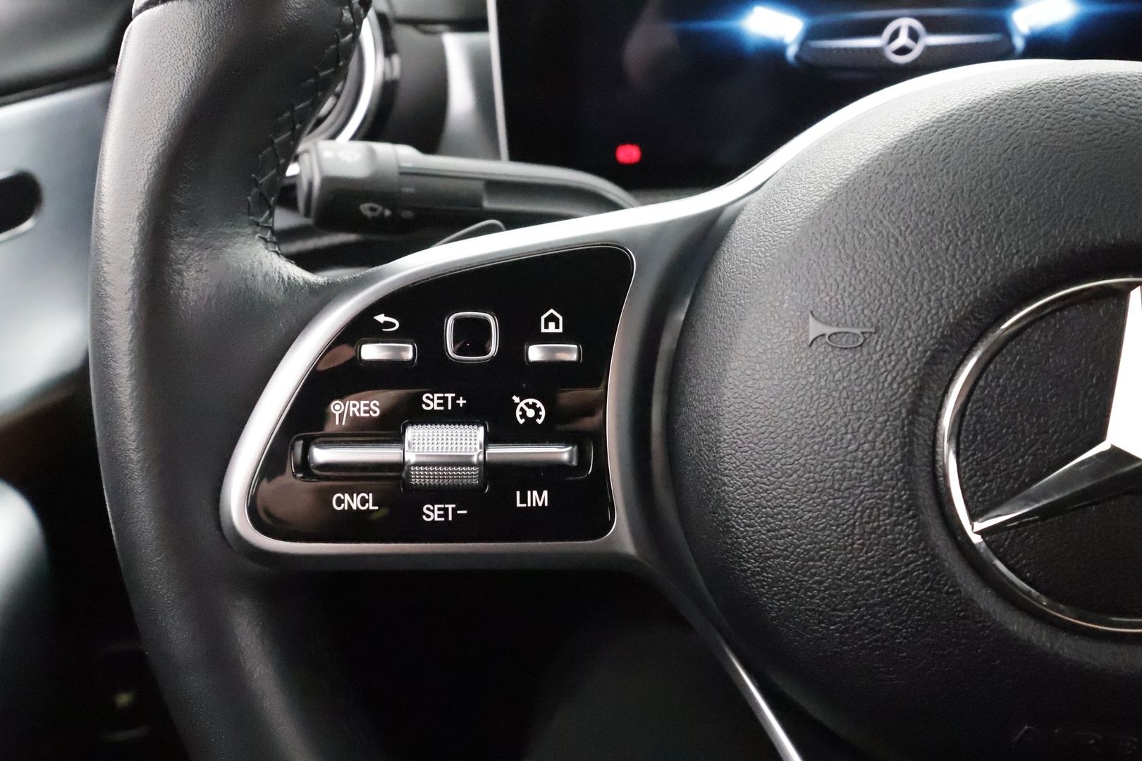 MERCEDES-BENZ A 2019