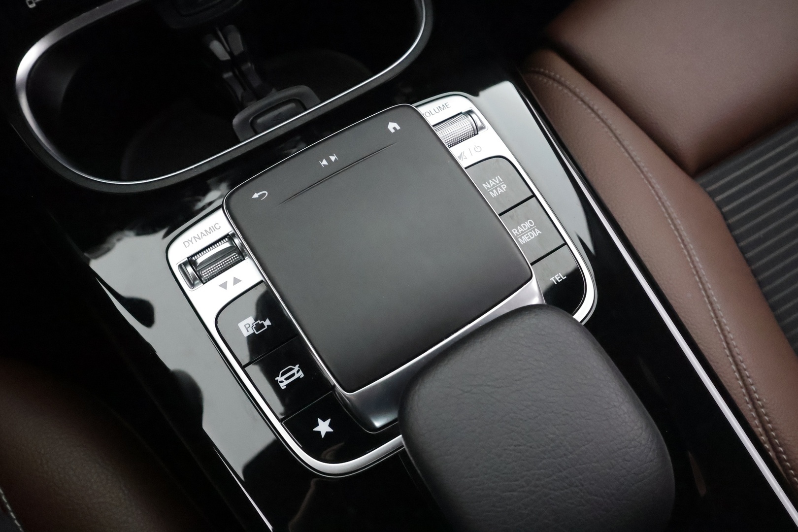 MERCEDES-BENZ A 2019