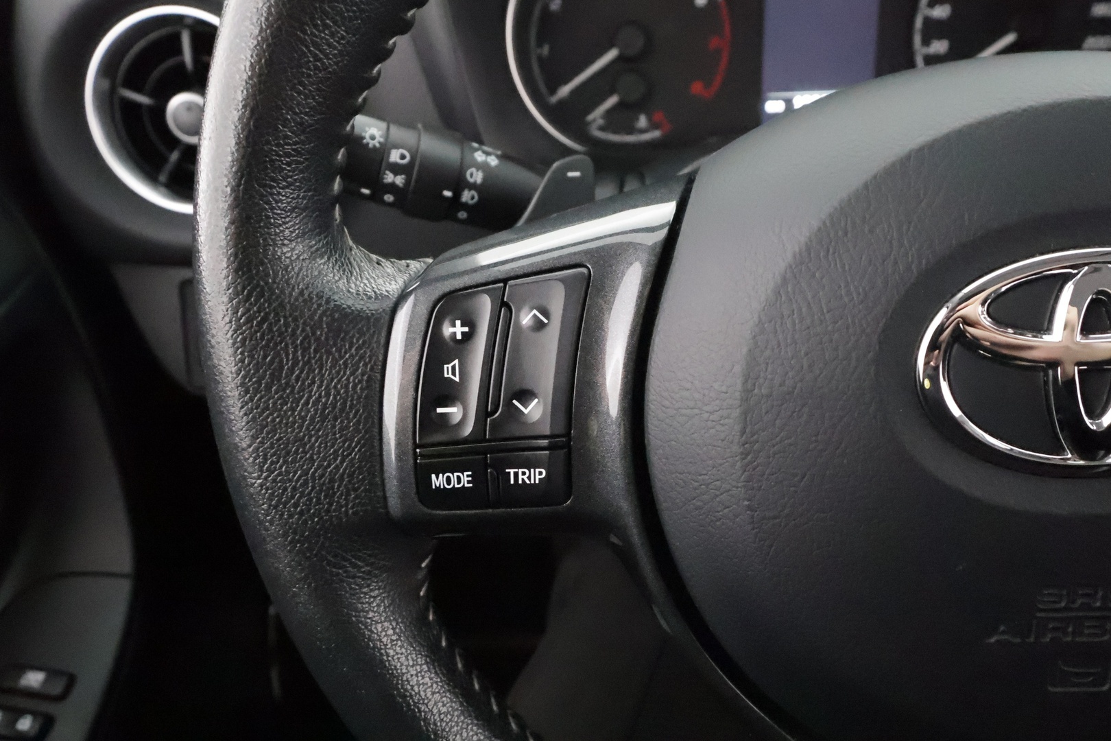 TOYOTA Yaris 2019