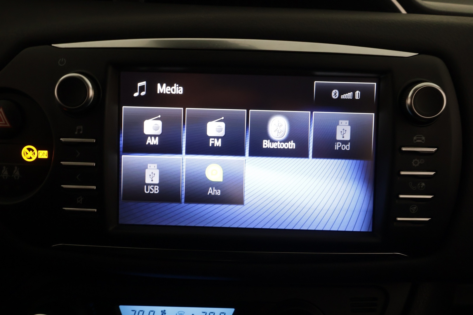 TOYOTA Yaris 2019