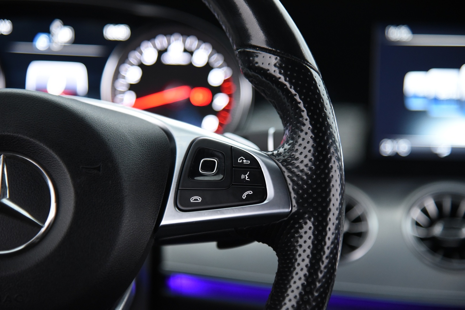 MERCEDES-BENZ E 2018