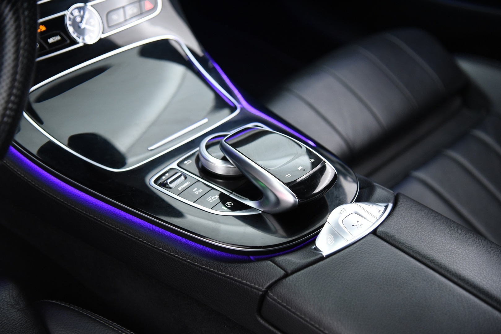 MERCEDES-BENZ E 2018