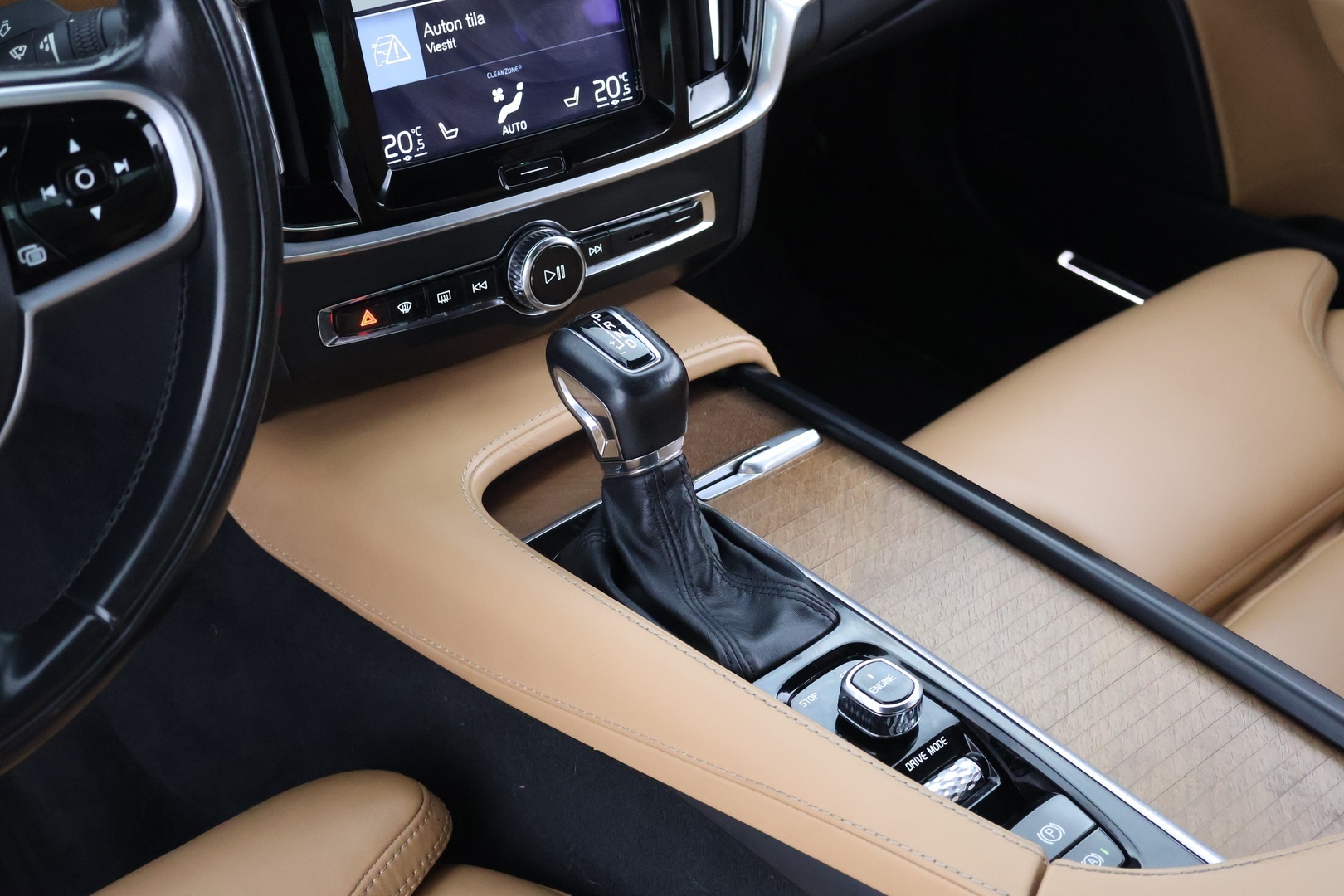 VOLVO S90 2016