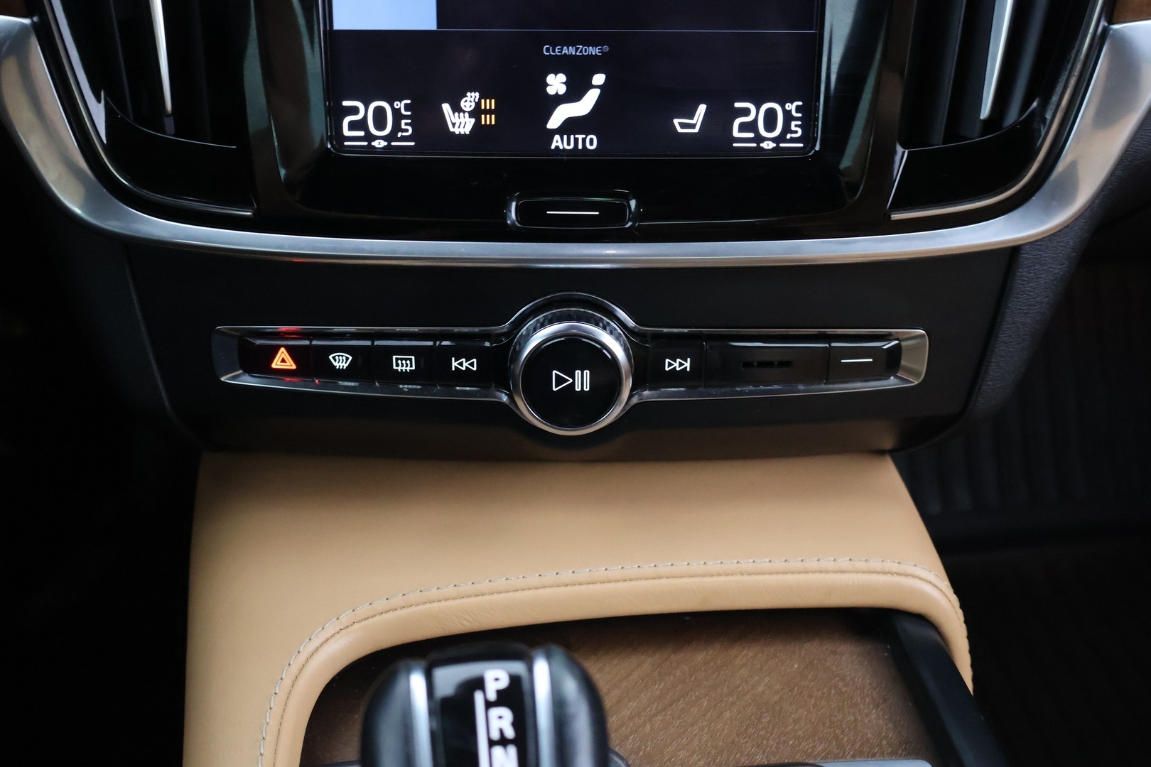 VOLVO S90 2016