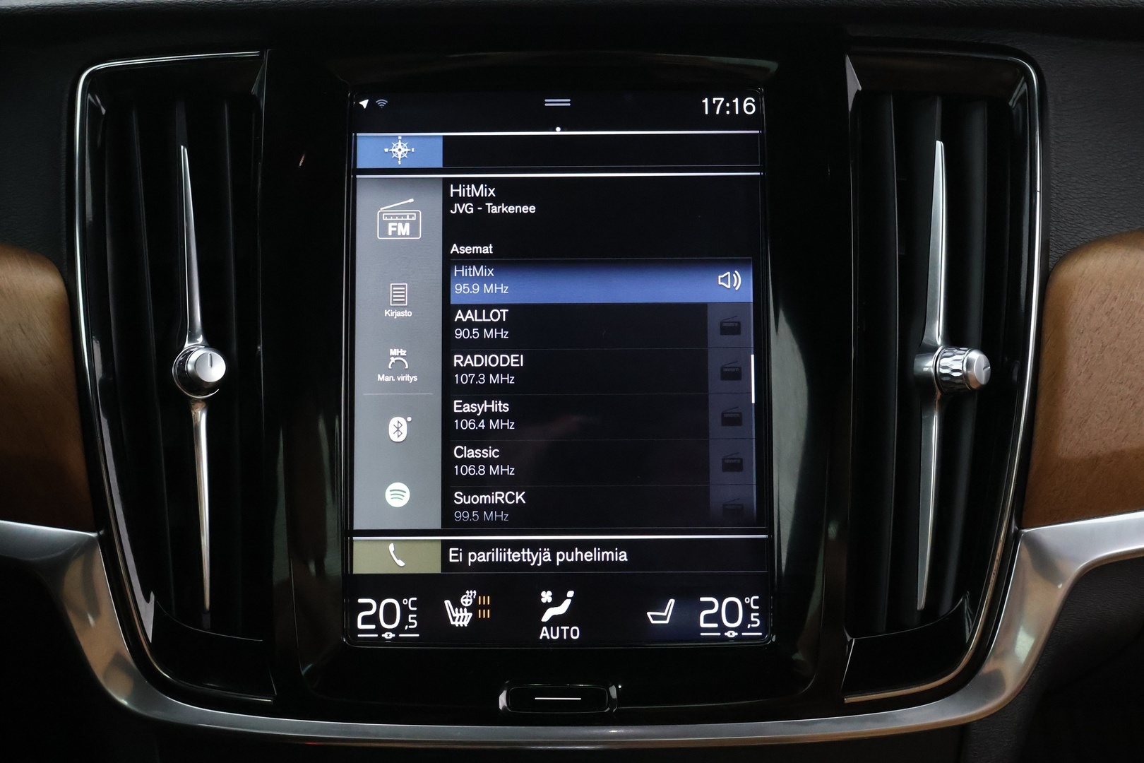 VOLVO S90 2016