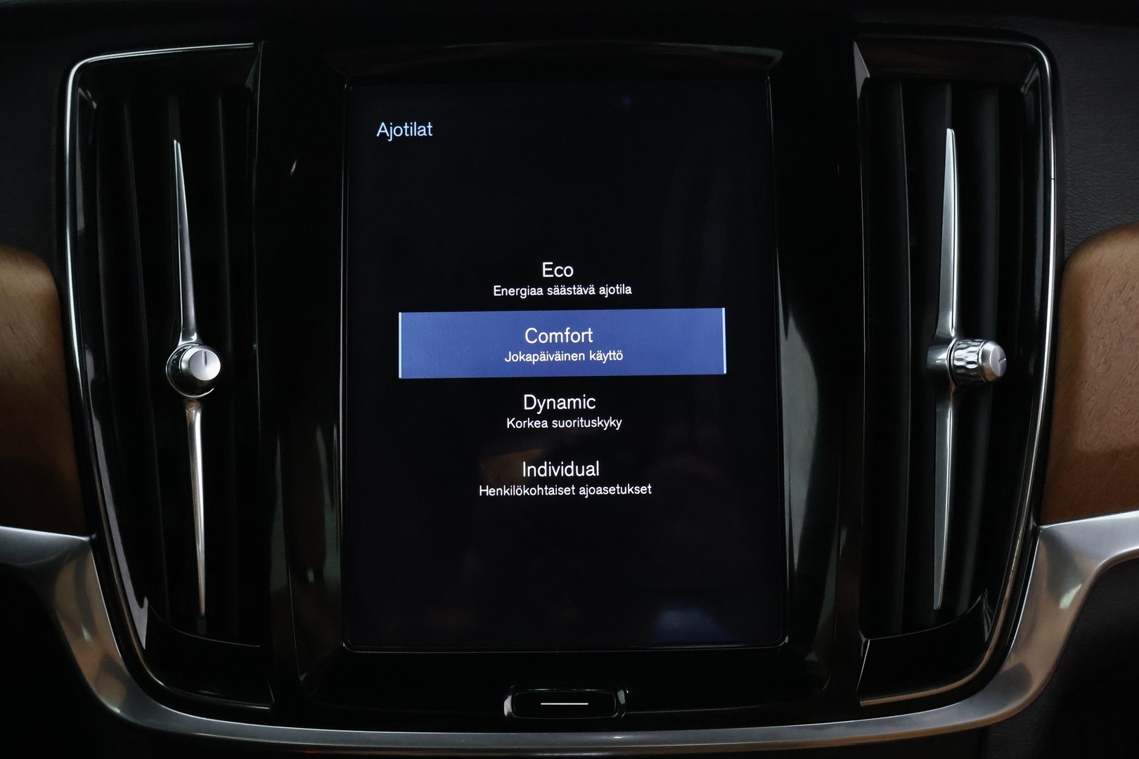 VOLVO S90 2016