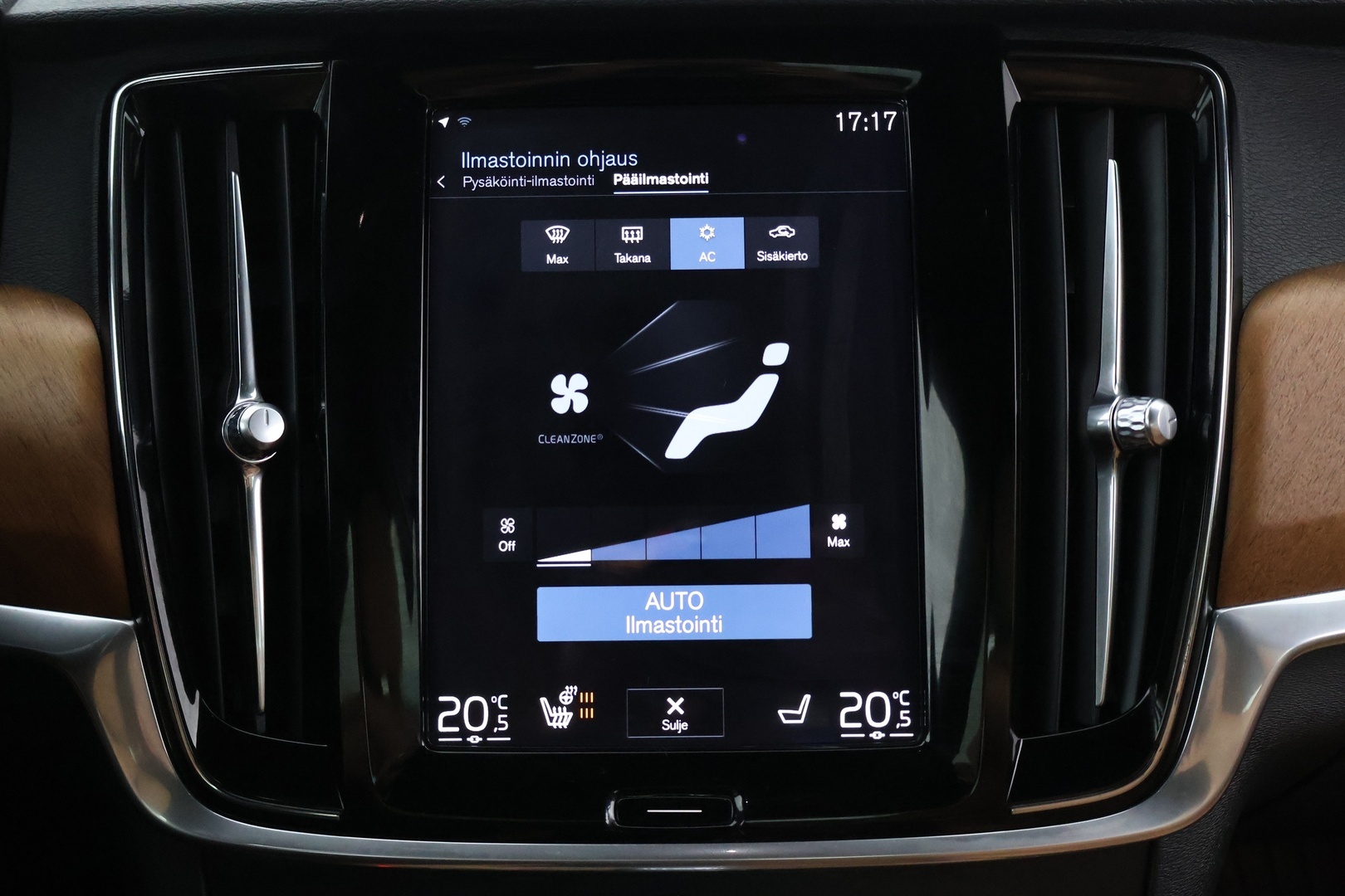 VOLVO S90 2016