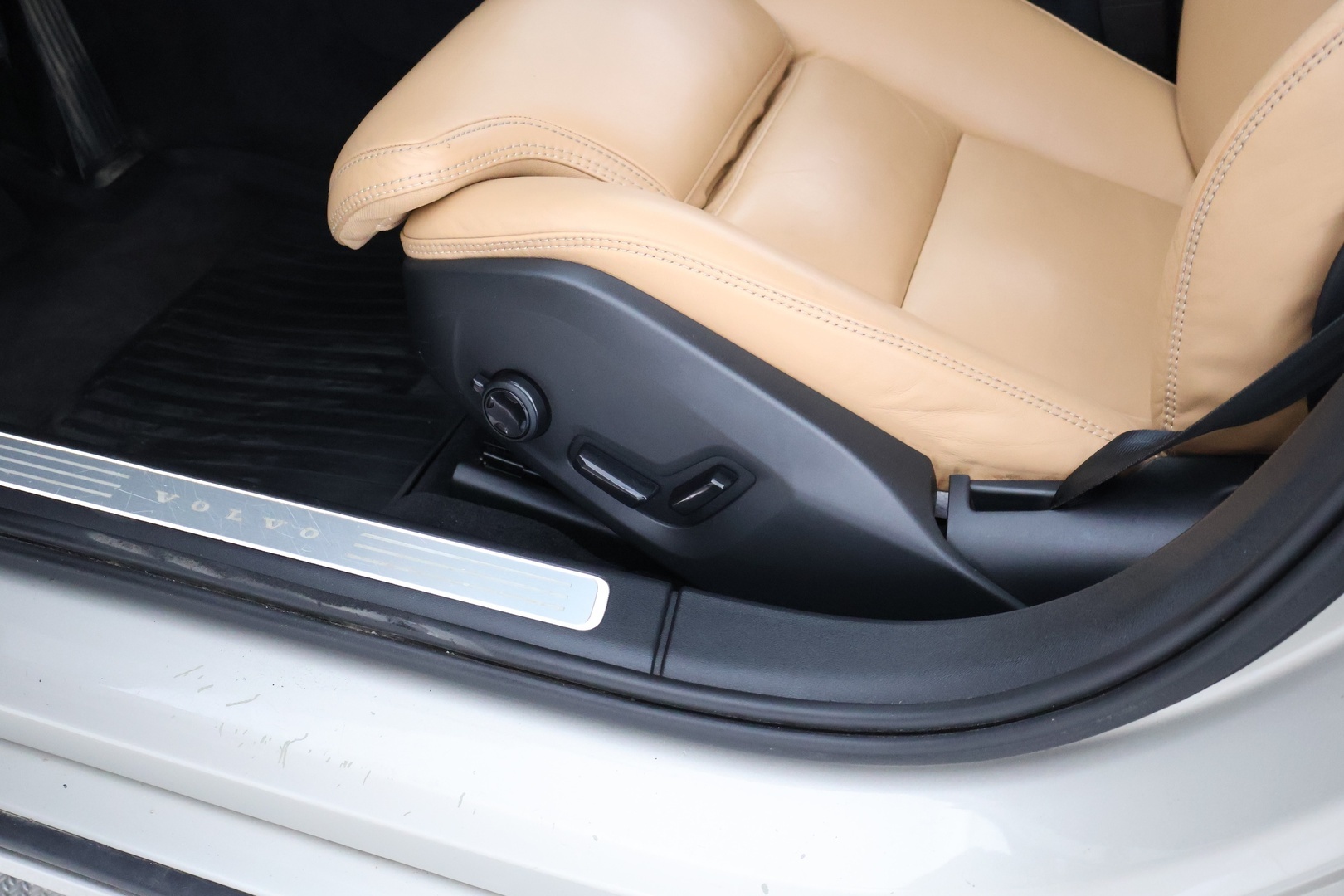 VOLVO S90 2016