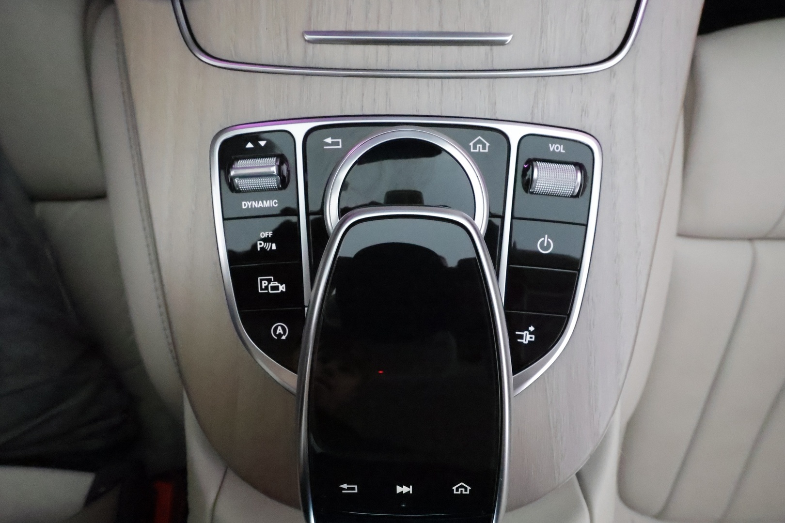 MERCEDES-BENZ E 2018