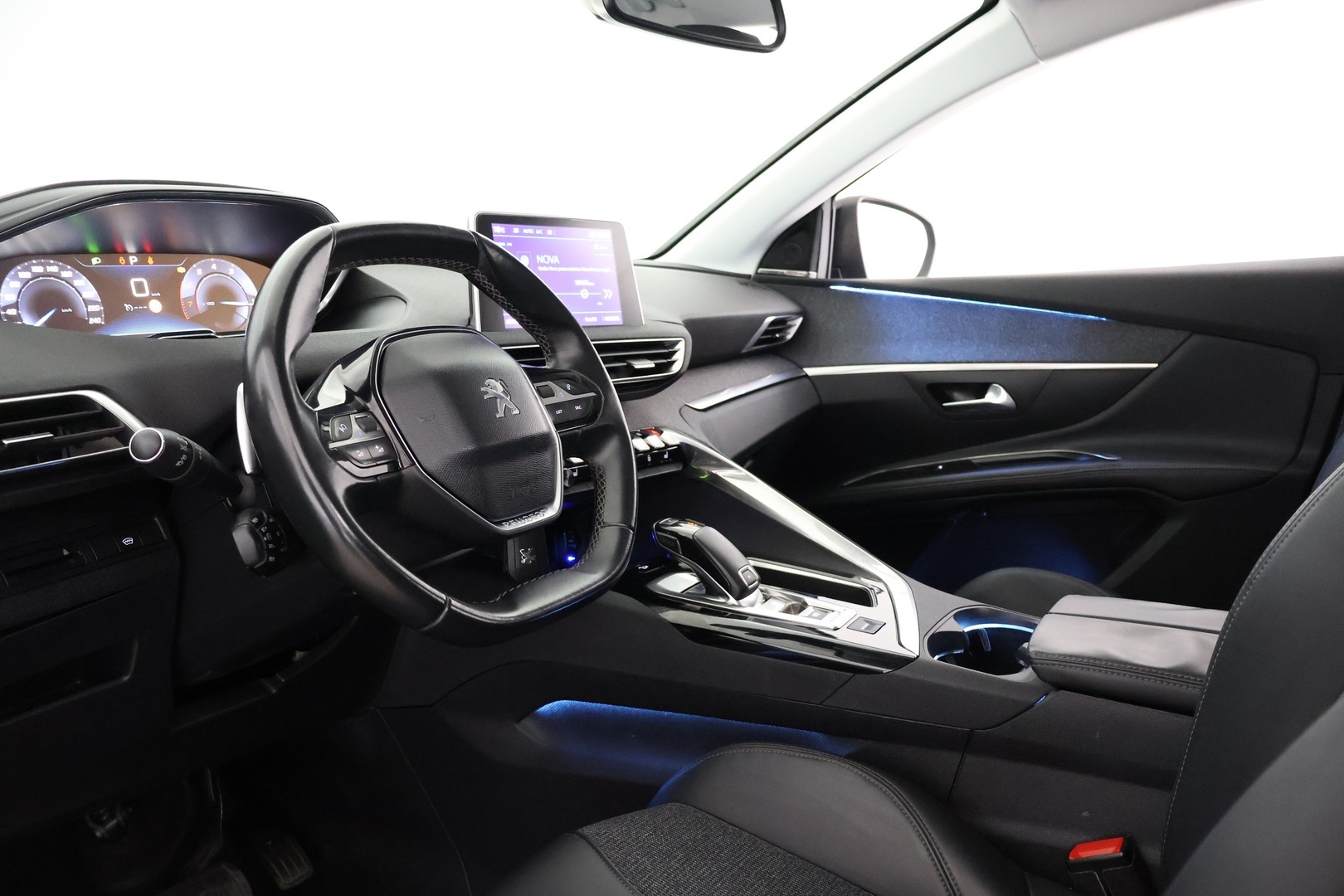 PEUGEOT 5008 2018