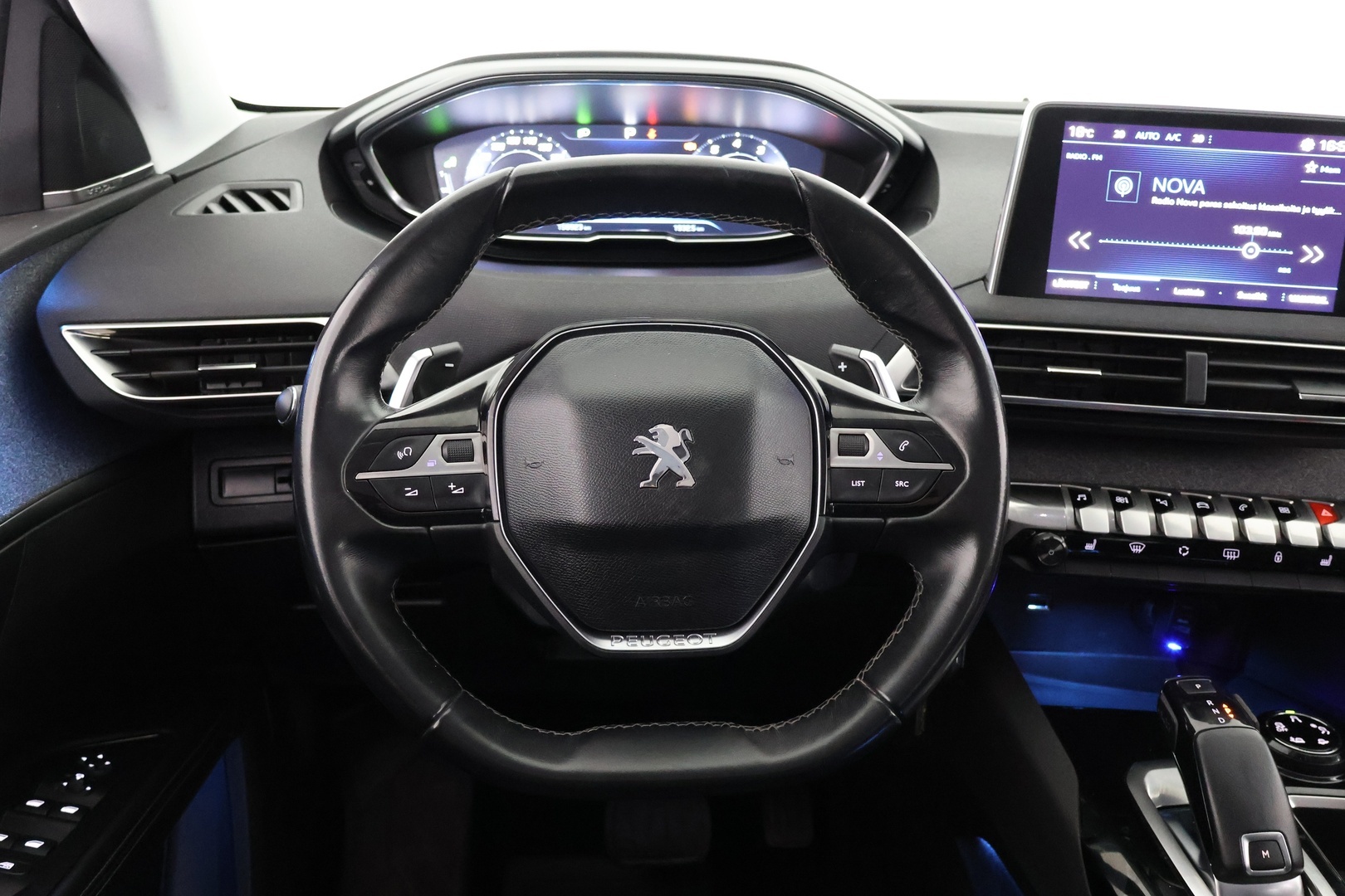 PEUGEOT 5008 2018