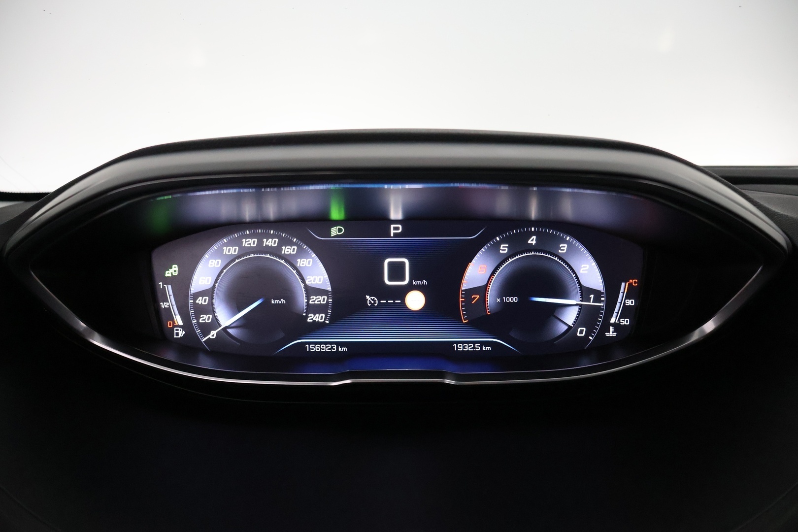 PEUGEOT 5008 2018