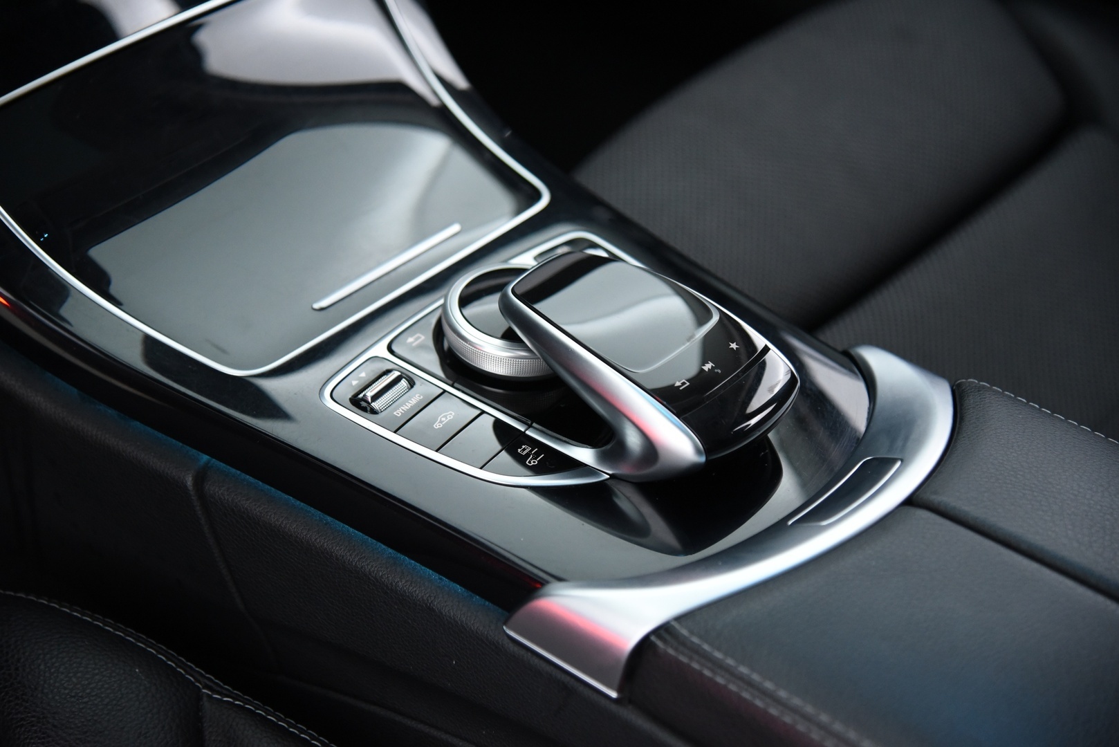 MERCEDES-BENZ C 2017