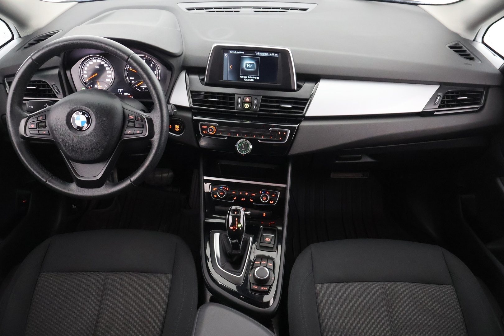 BMW 216 2019