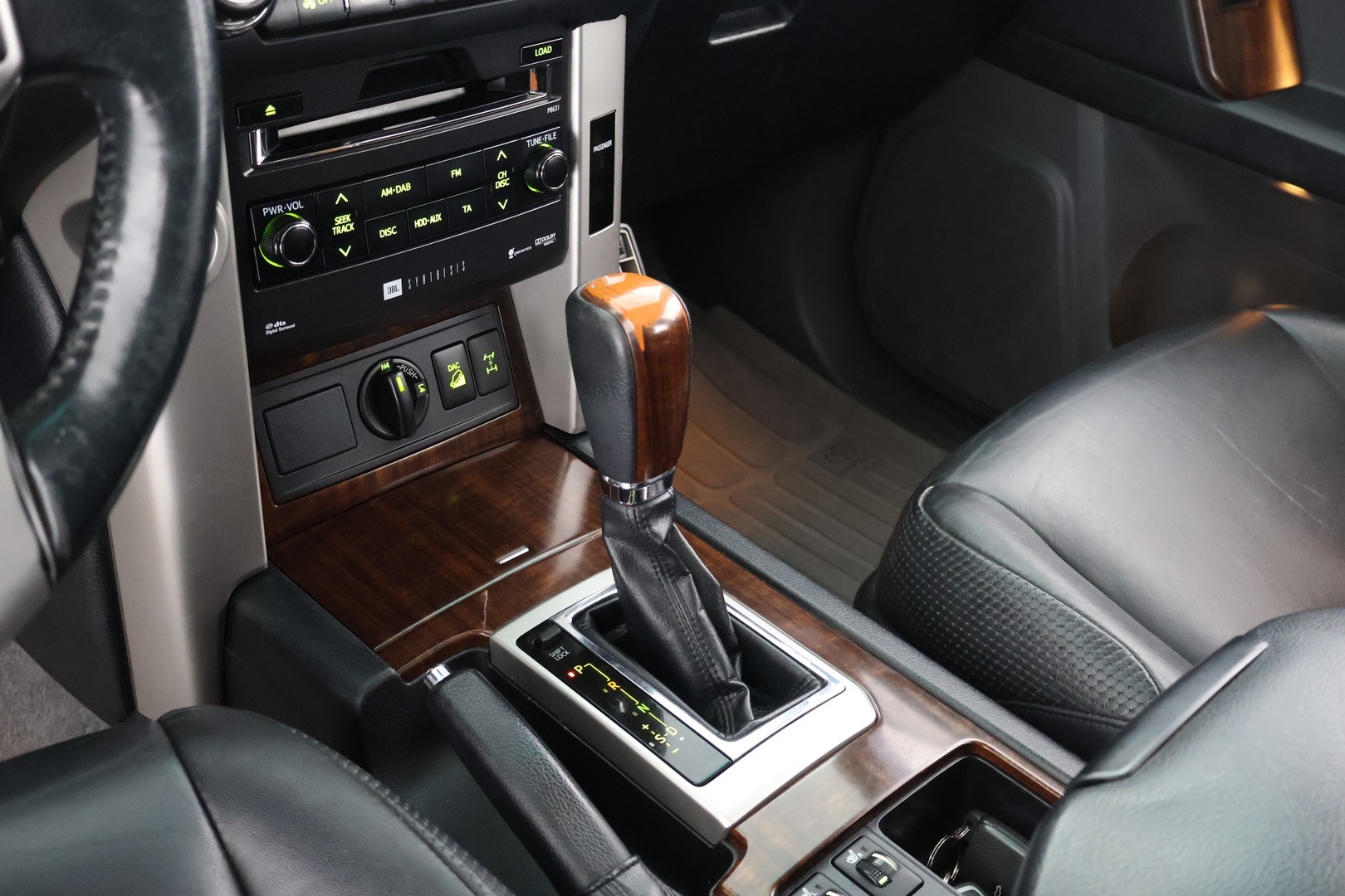 TOYOTA Land Cruiser 2011