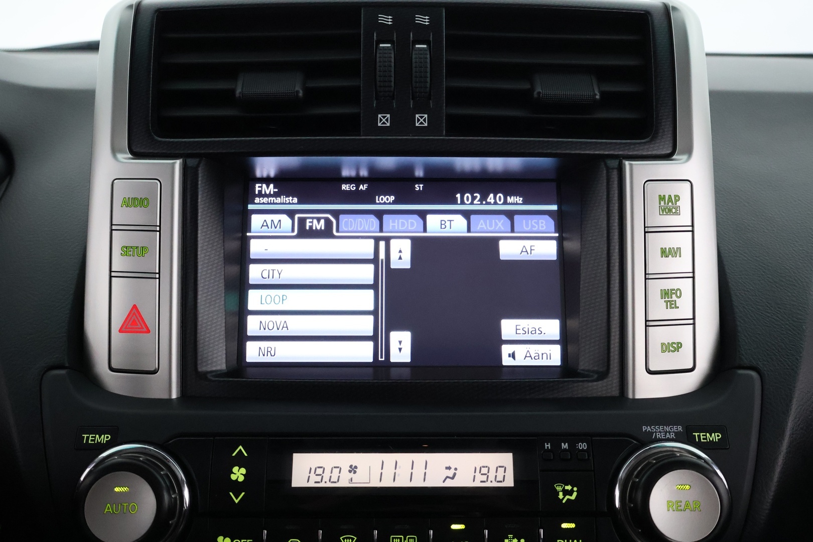 TOYOTA Land Cruiser 2011
