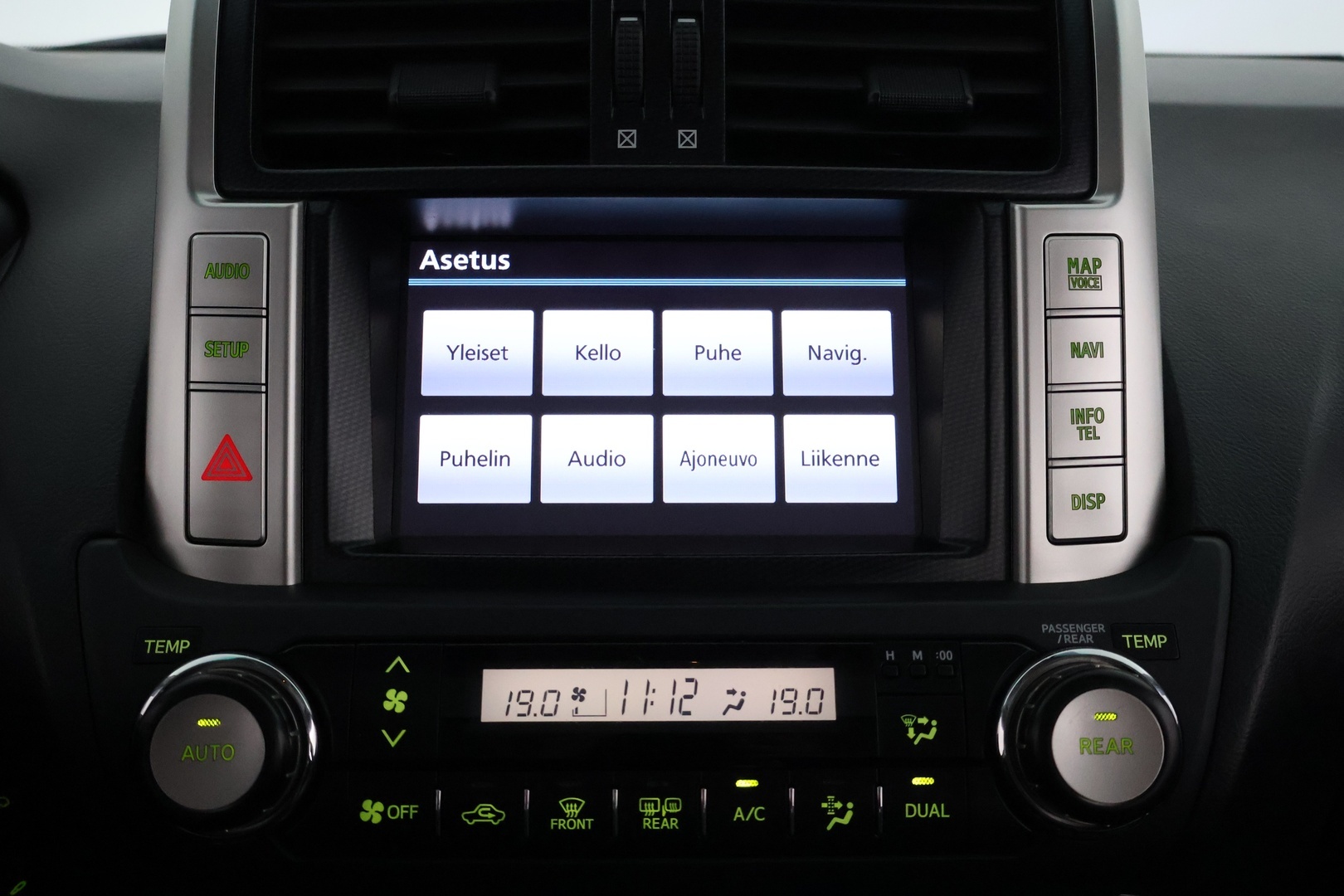 TOYOTA Land Cruiser 2011