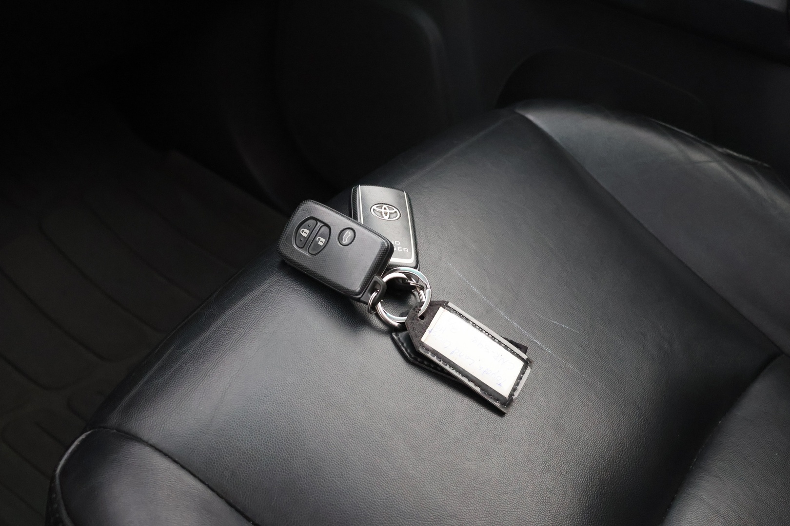 TOYOTA Land Cruiser 2011