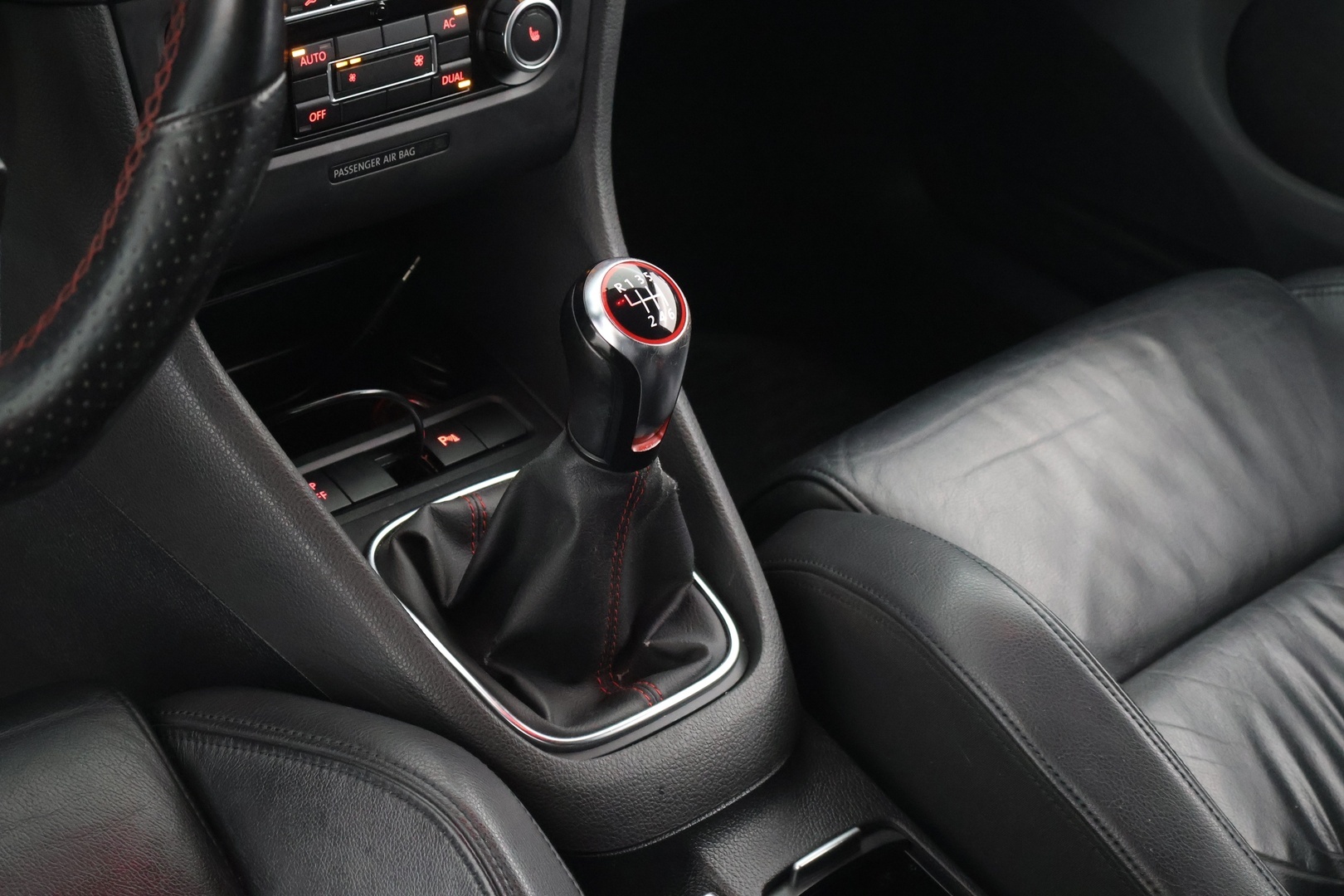 VOLKSWAGEN Golf 2010