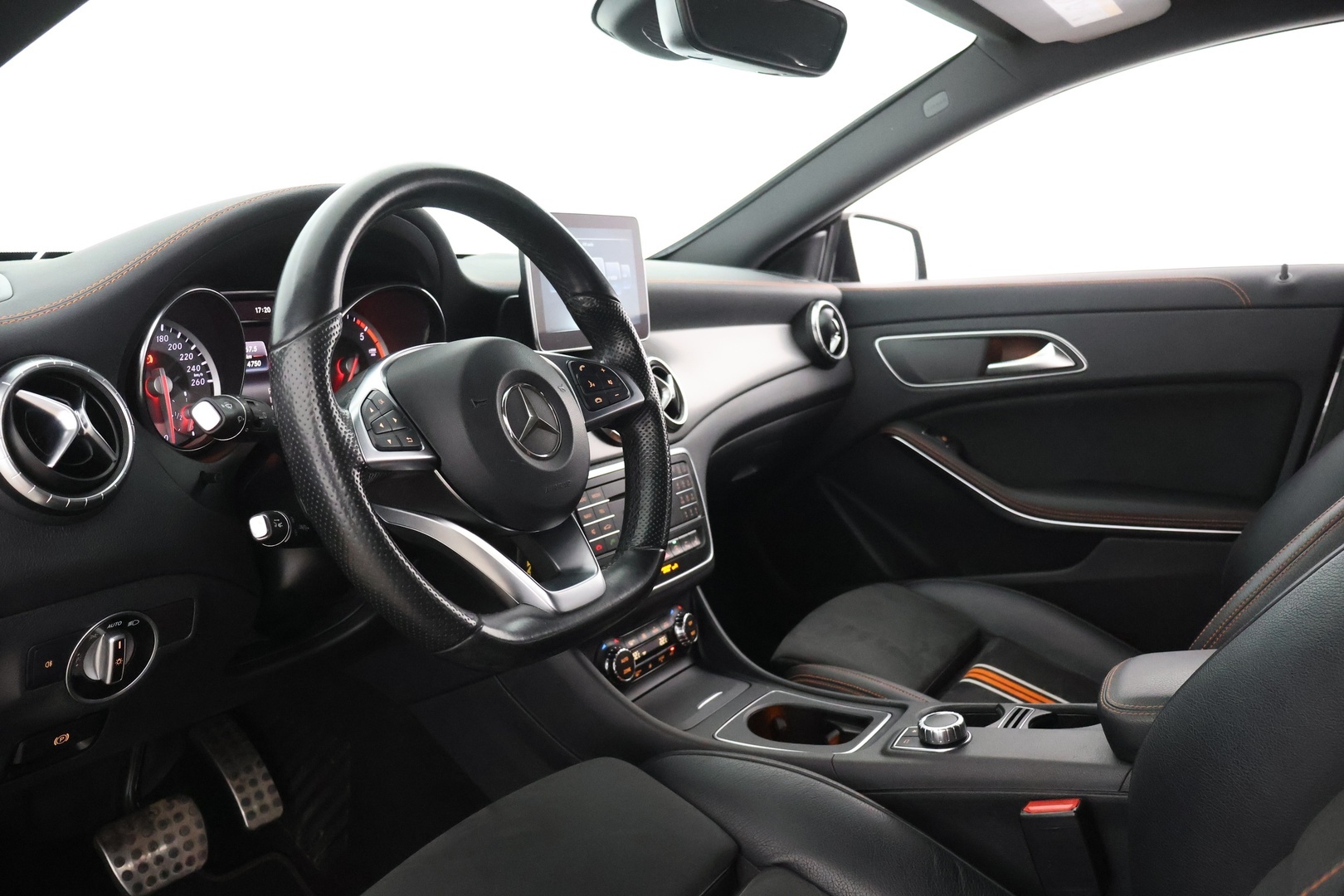 MERCEDES-BENZ CLA 2016