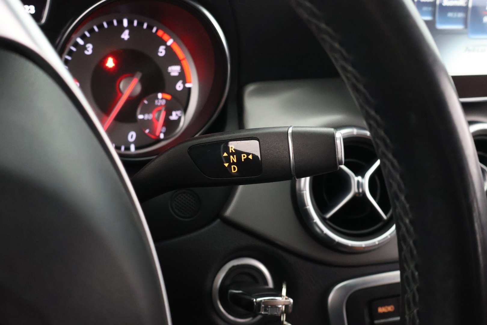 MERCEDES-BENZ CLA 2016